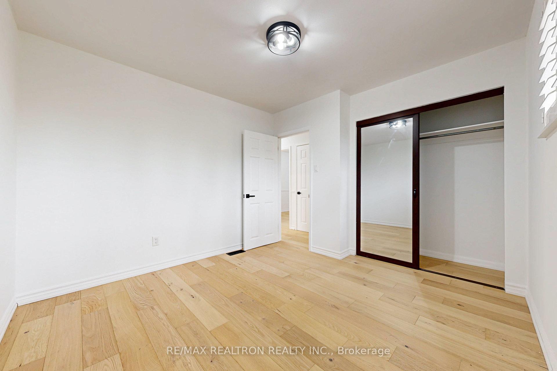 Photo 20 of 103 Aurora Heights Drive, Aurora, Aurora Heights — HOMEH