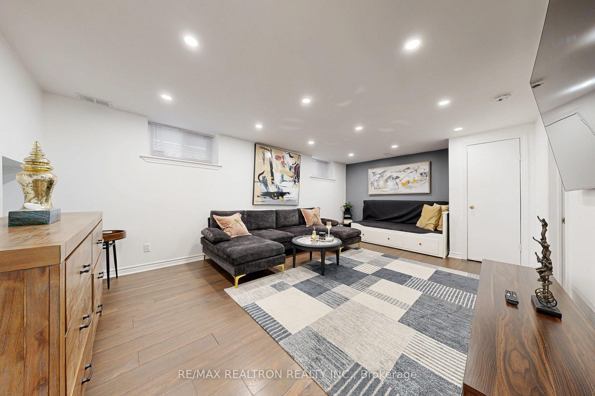 Photo 23 of 103 Aurora Heights Drive, Aurora, Aurora Heights — HOMEH