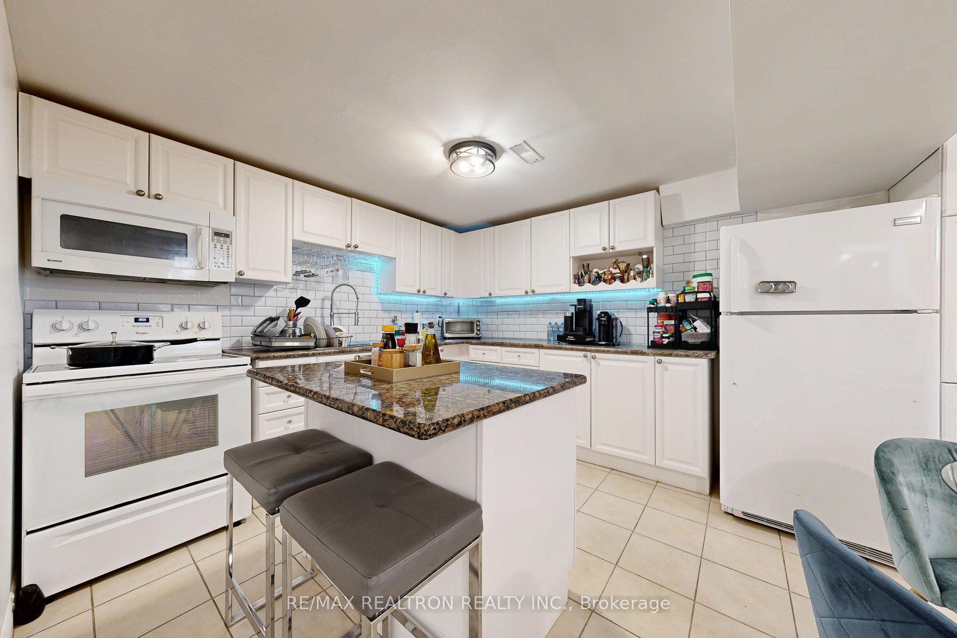 Photo 33 of 103 Aurora Heights Drive, Aurora, Aurora Heights — HOMEH