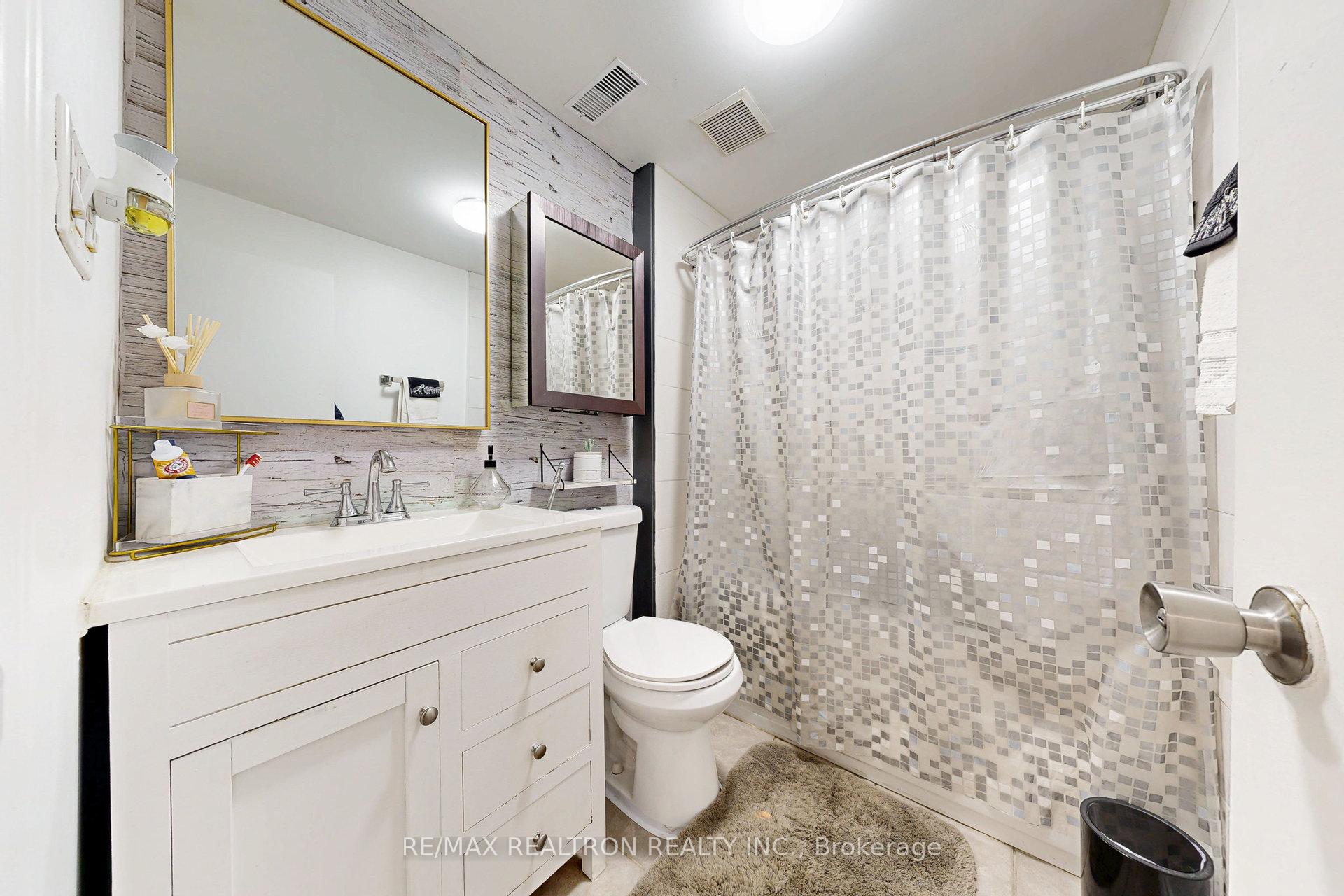 Photo 34 of 103 Aurora Heights Drive, Aurora, Aurora Heights — HOMEH