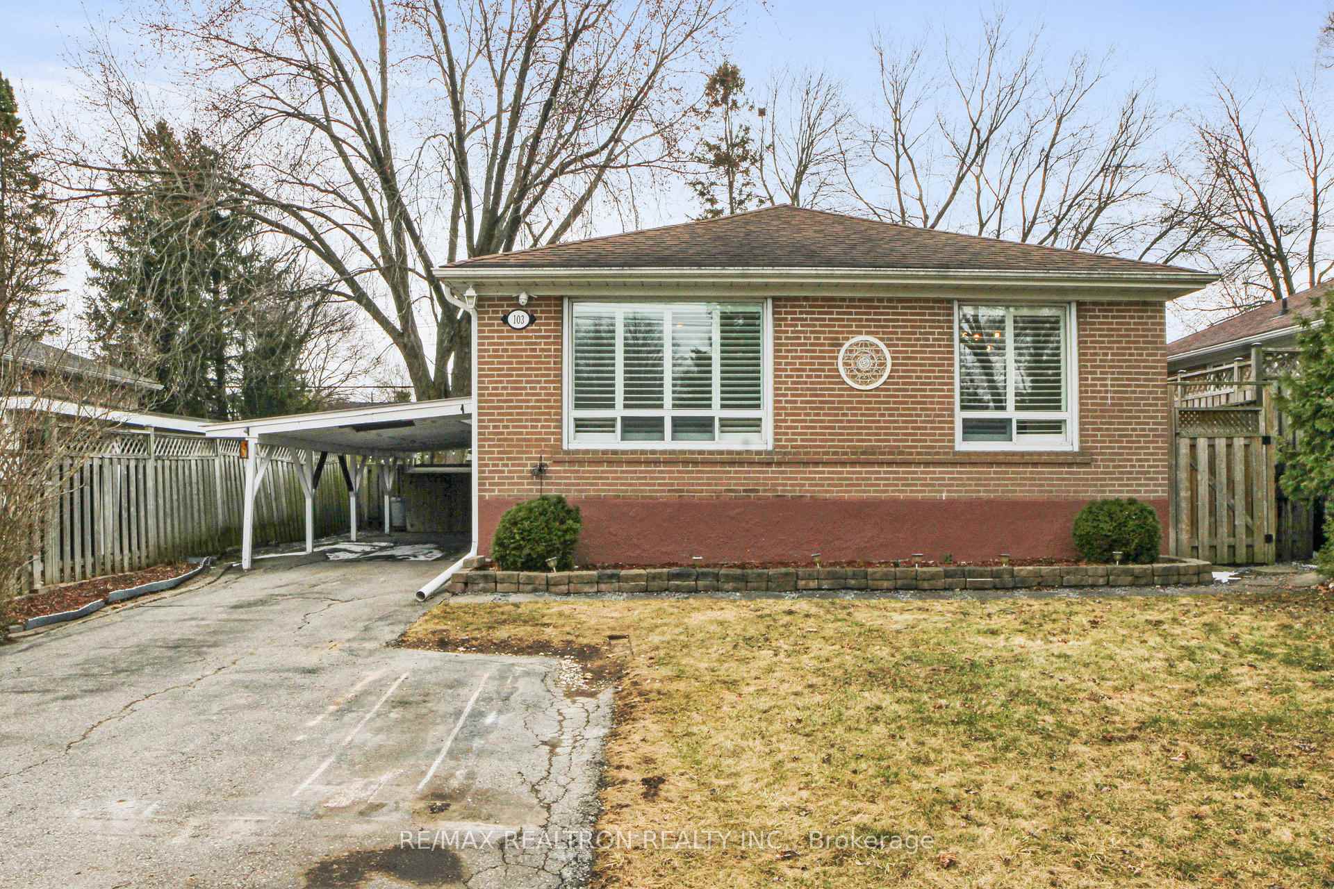 Photo 32 of 103 Aurora Heights Drive, Aurora, Aurora Heights — HOMEH