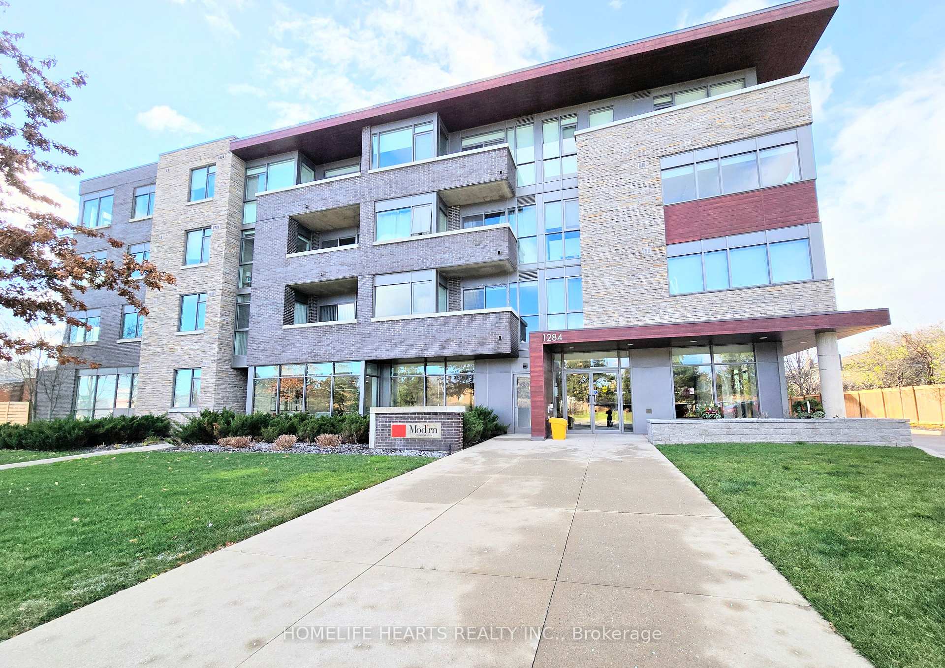 Front of Unit 206, 1284 Guelph Line