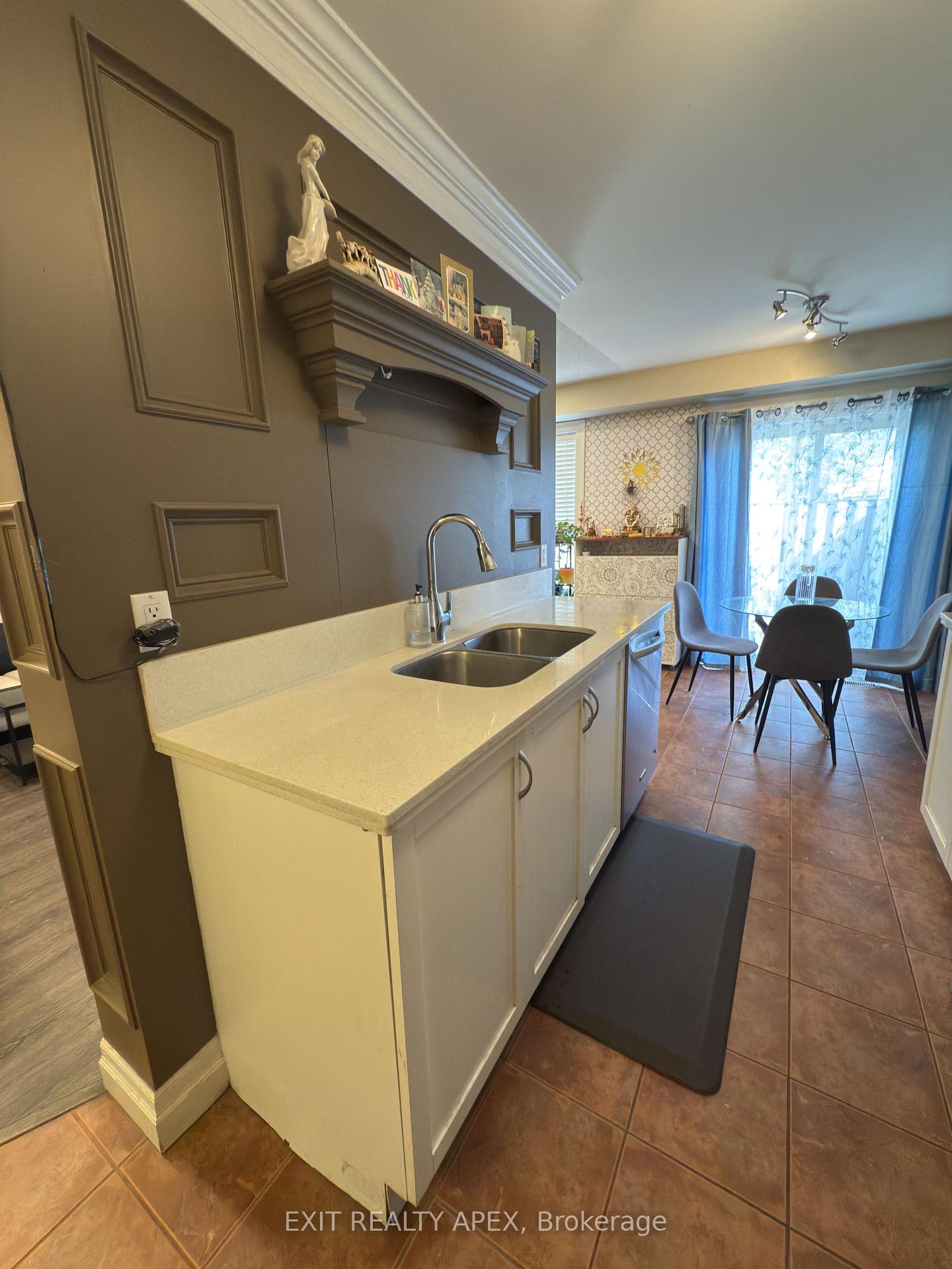 Photo 25 of Unit 9, 76 Frances Avenue, Hamilton, Lakeshore — HOMEH