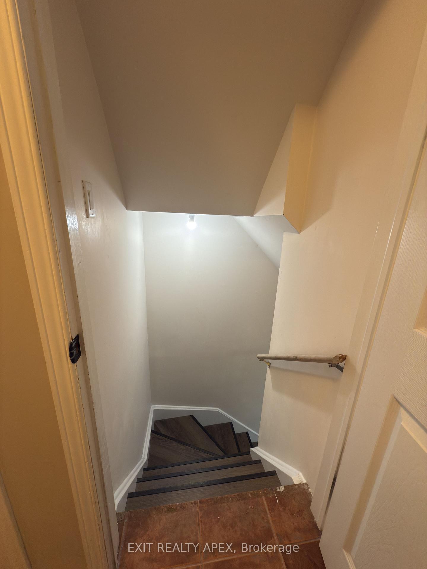 Photo 33 of Unit 9, 76 Frances Avenue, Hamilton, Lakeshore — HOMEH