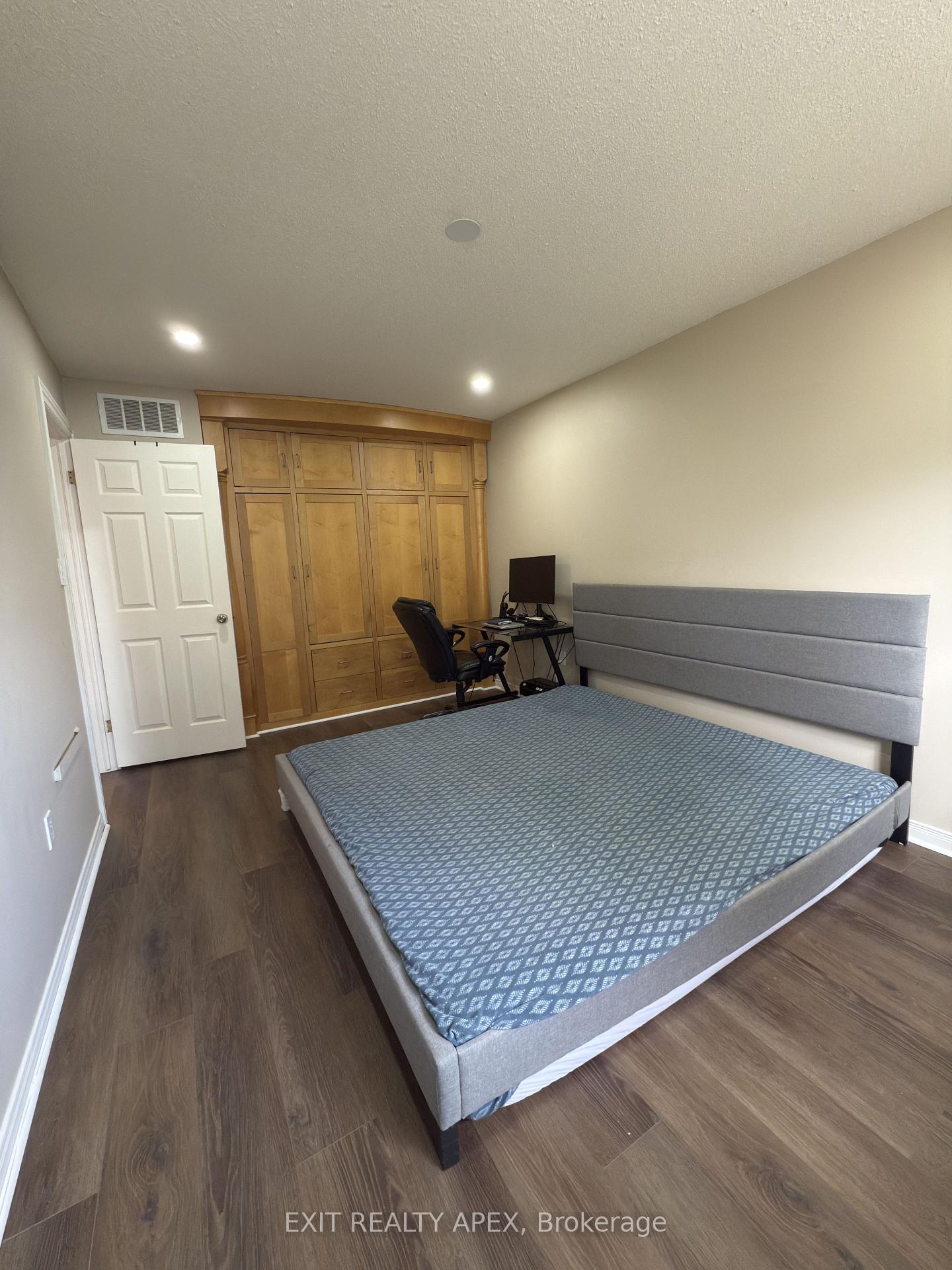 Photo 55 of Unit 9, 76 Frances Avenue, Hamilton, Lakeshore — HOMEH