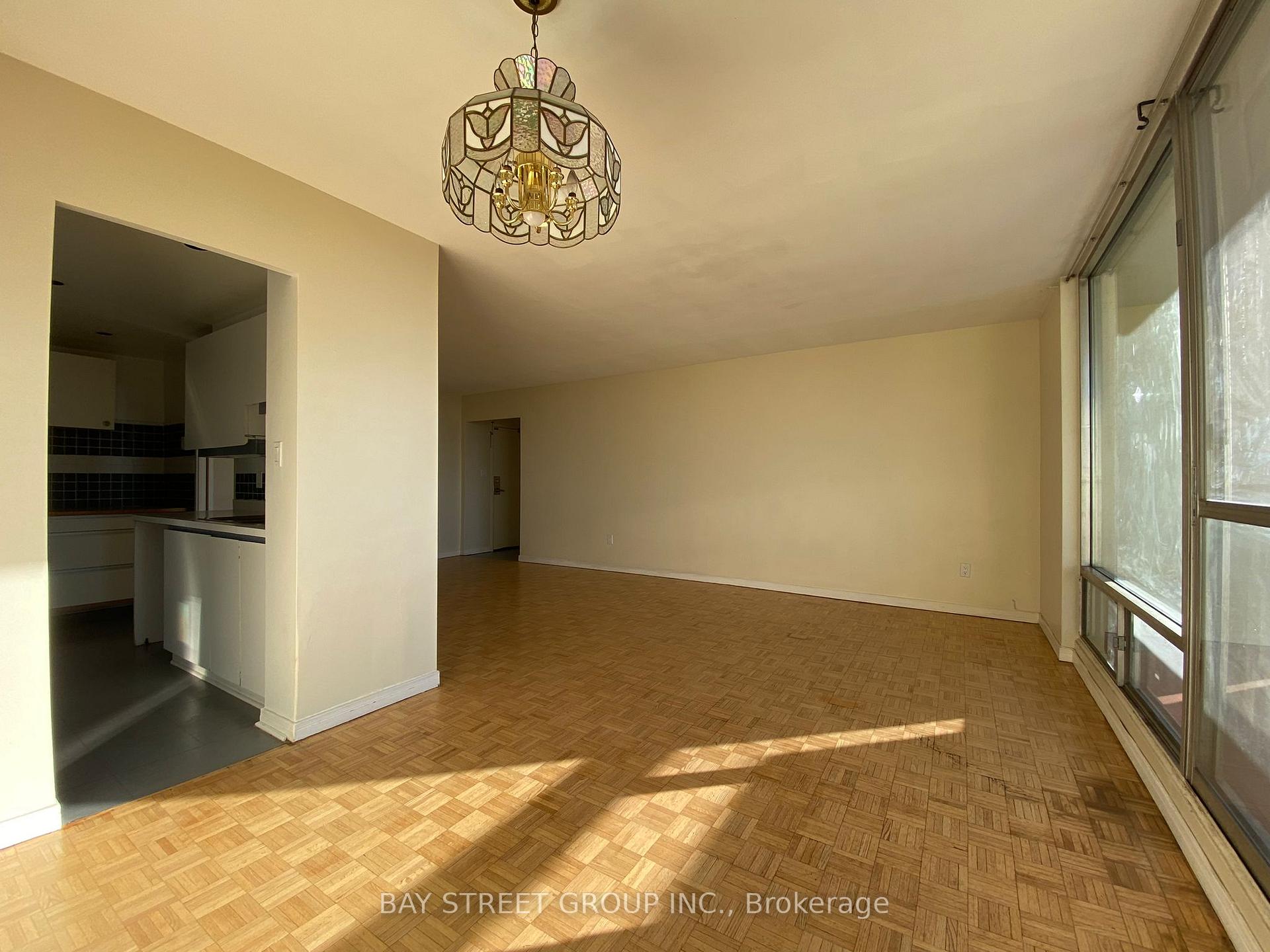 Photo 4 of Unit 1211, 1 Massey Square, Toronto, Crescent Town — HOMEH