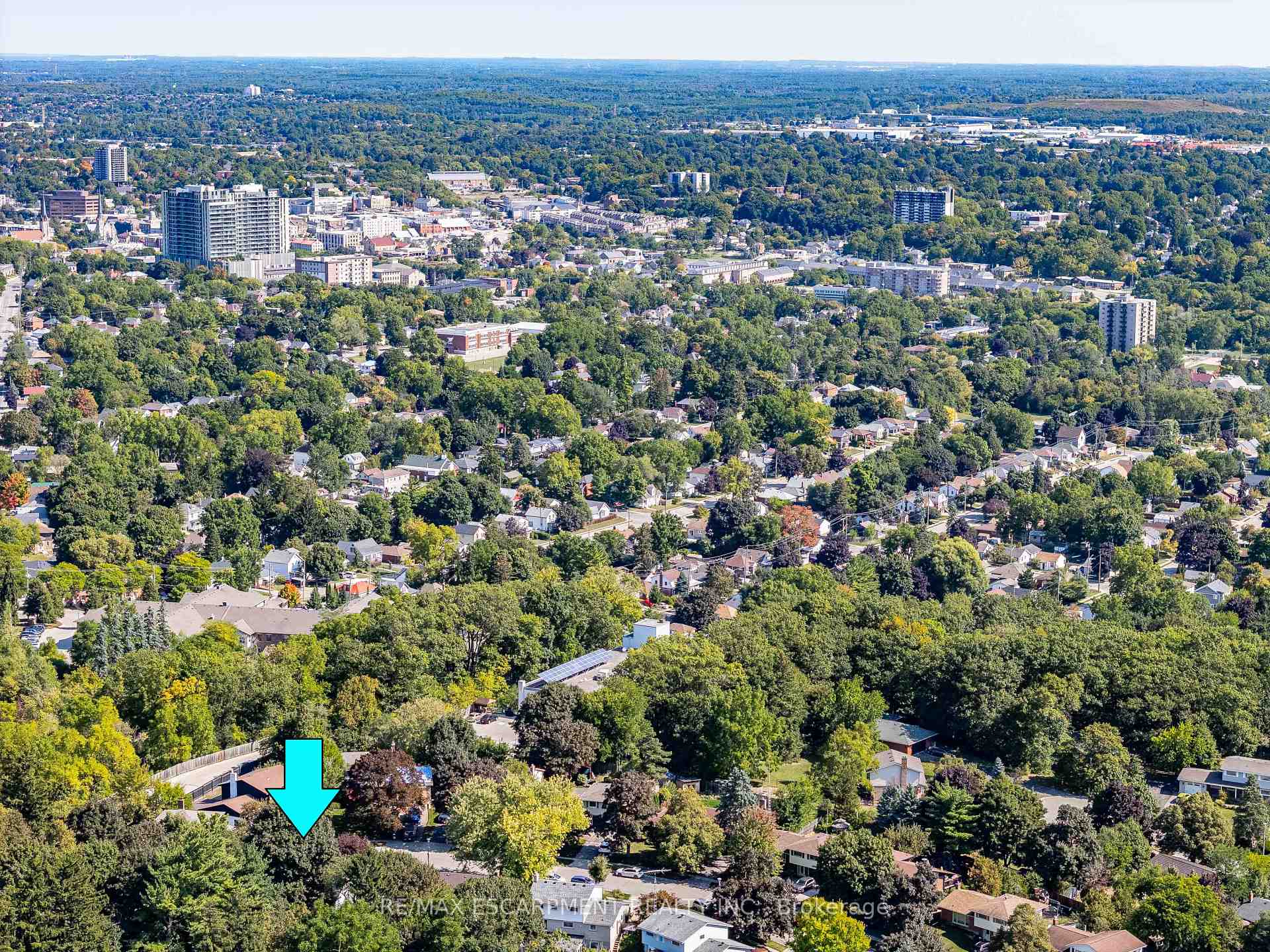Photo 1 of 20 Crestwood Drive, Cambridge — HOMEH