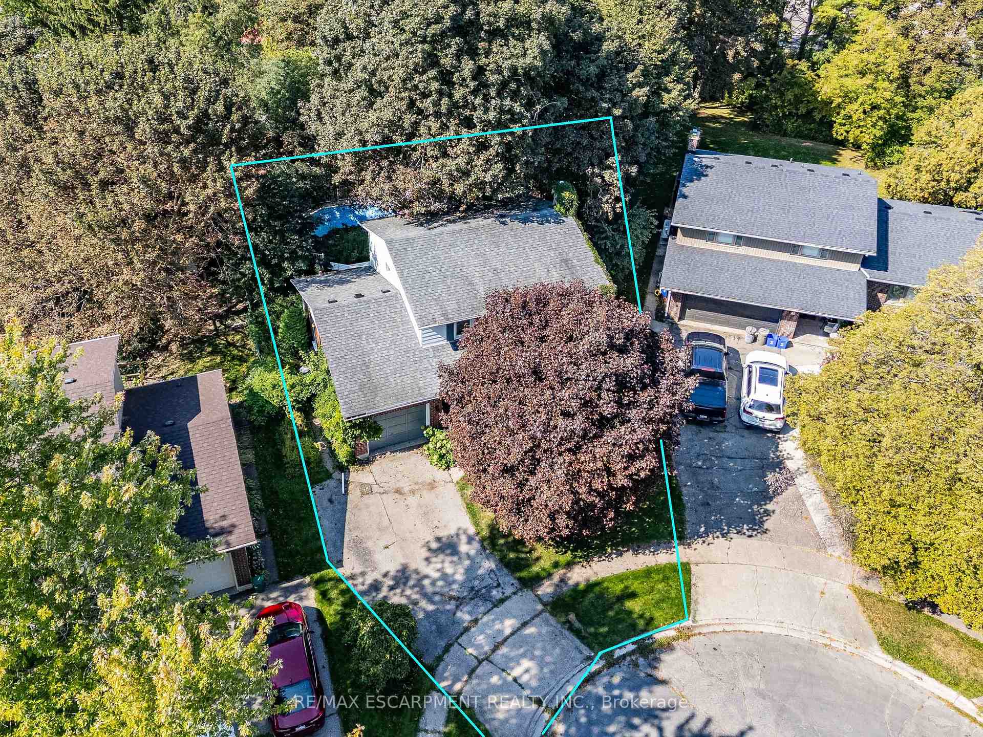 Photo 8 of 20 Crestwood Drive, Cambridge — HOMEH
