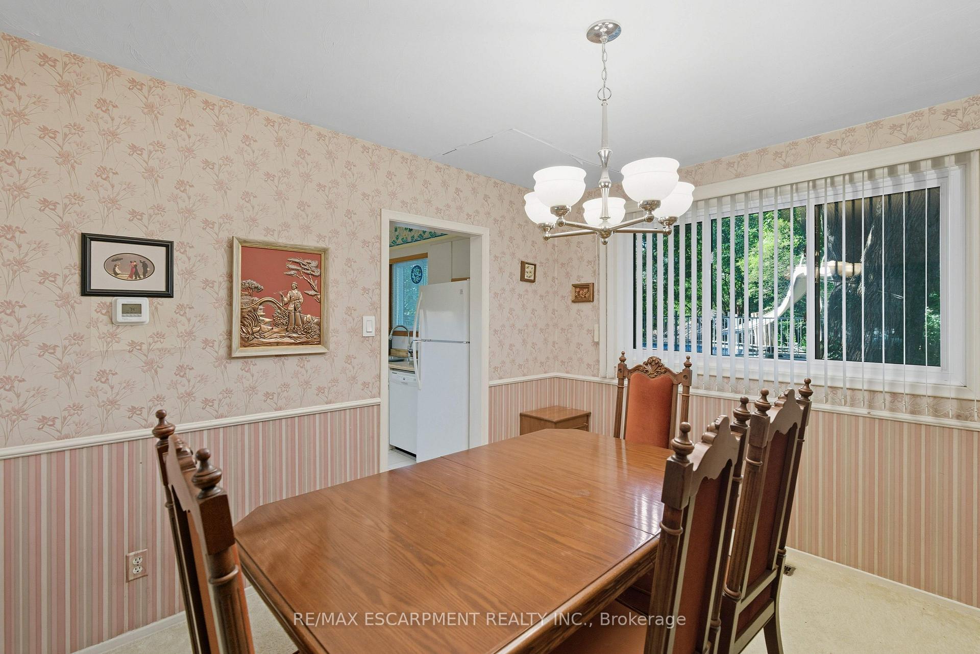 Photo 6 of 20 Crestwood Drive, Cambridge — HOMEH