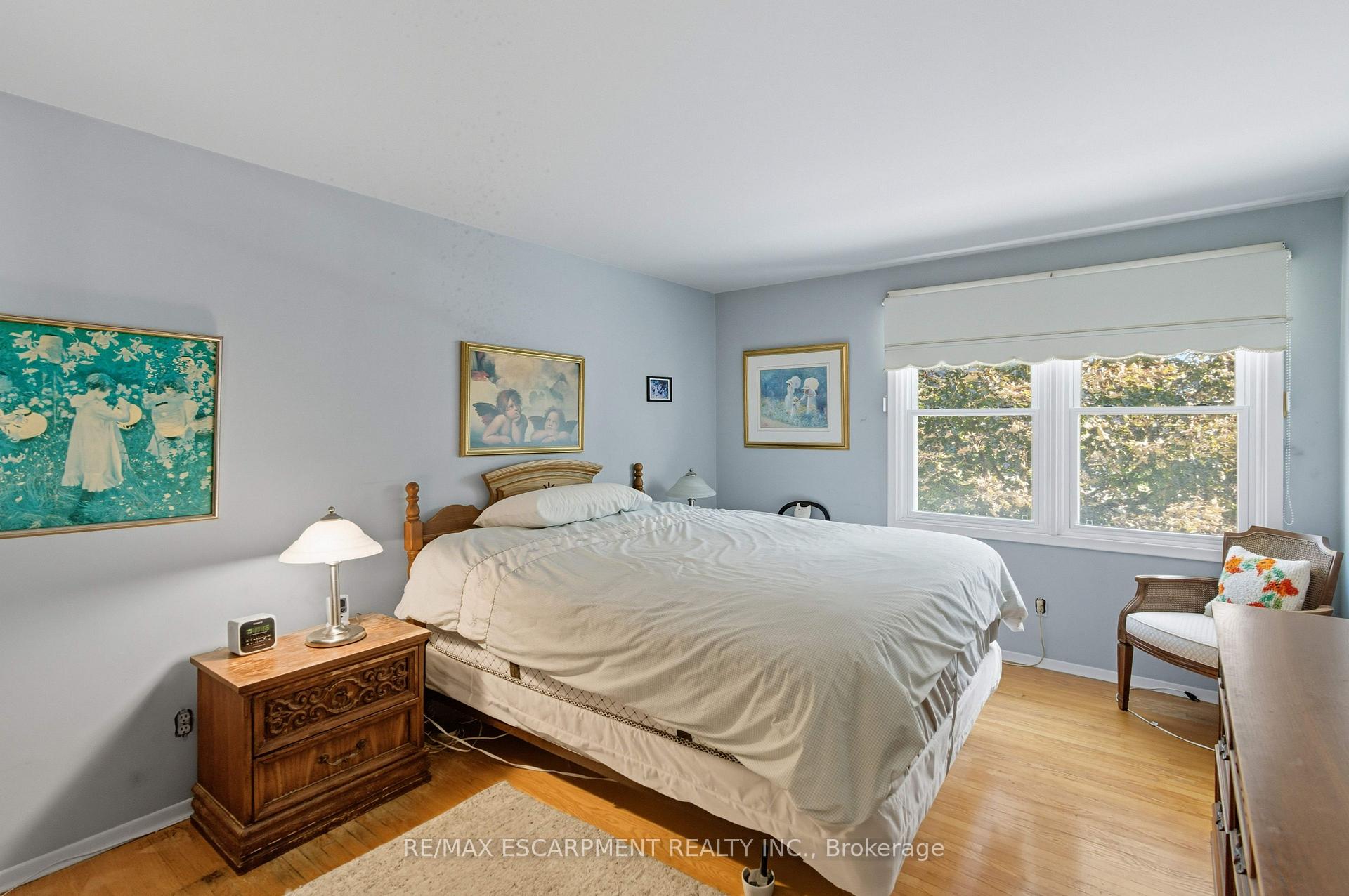 Photo 16 of 20 Crestwood Drive, Cambridge — HOMEH