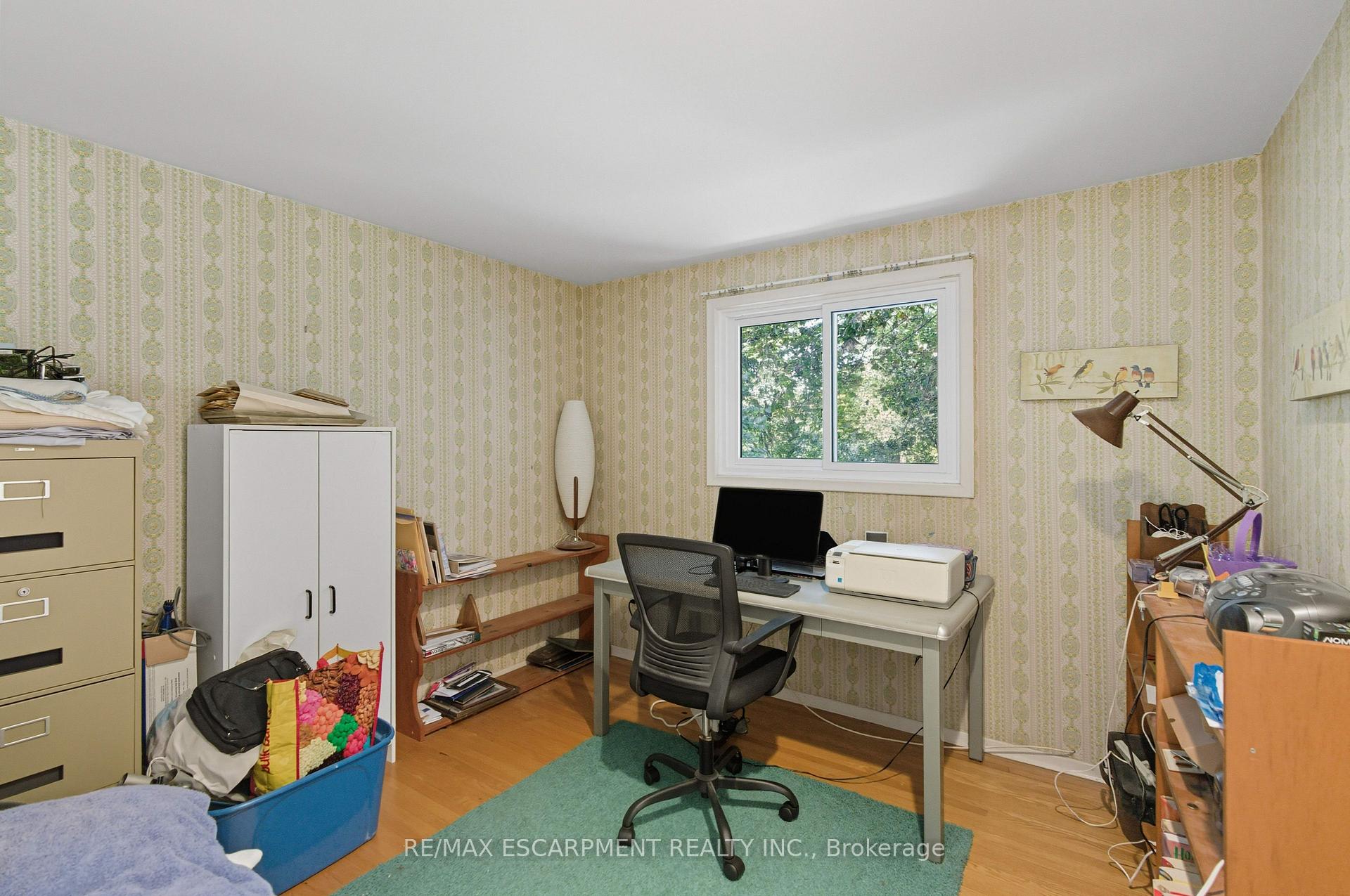 Photo 15 of 20 Crestwood Drive, Cambridge — HOMEH