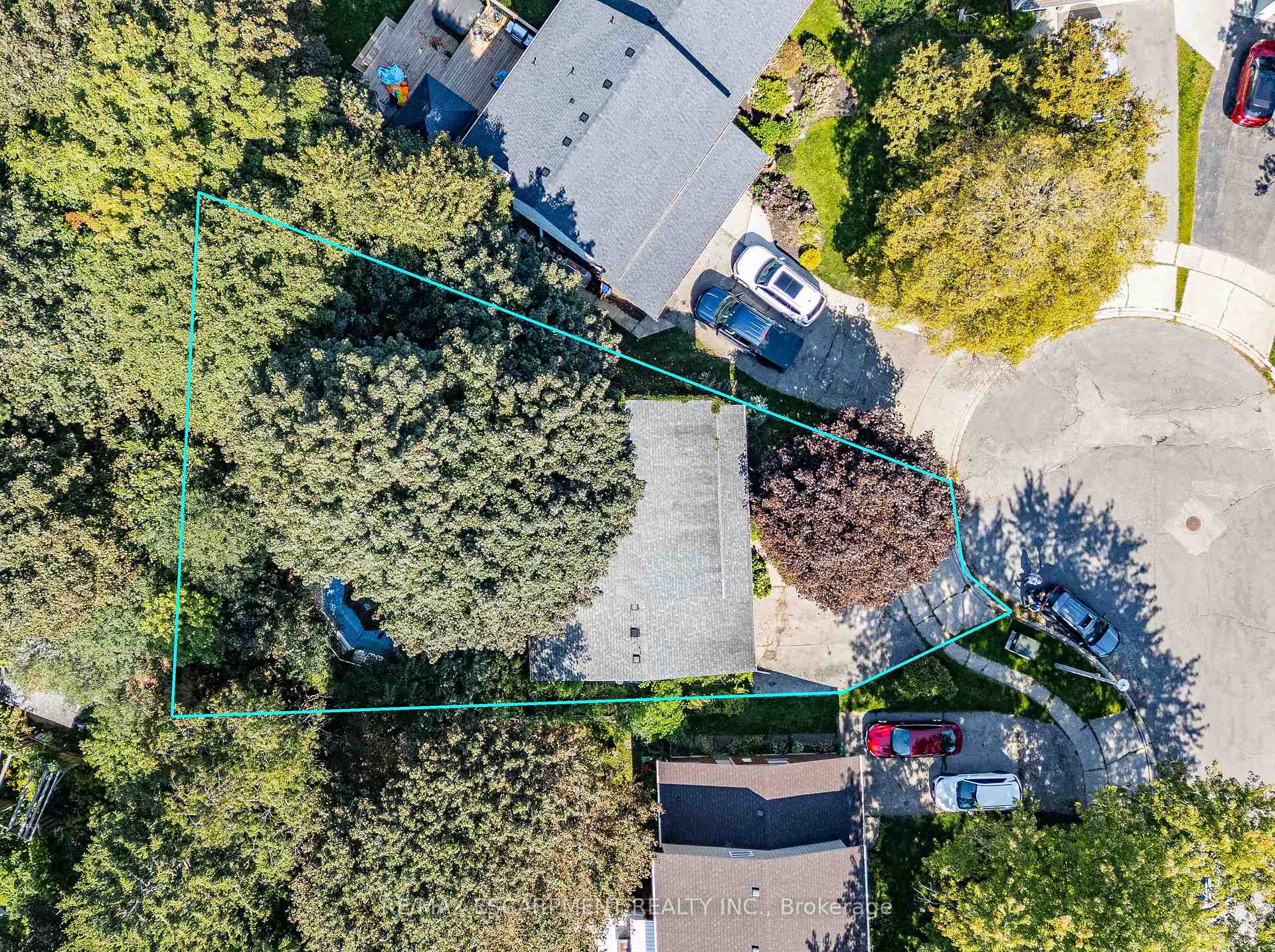 Photo 23 of 20 Crestwood Drive, Cambridge — HOMEH