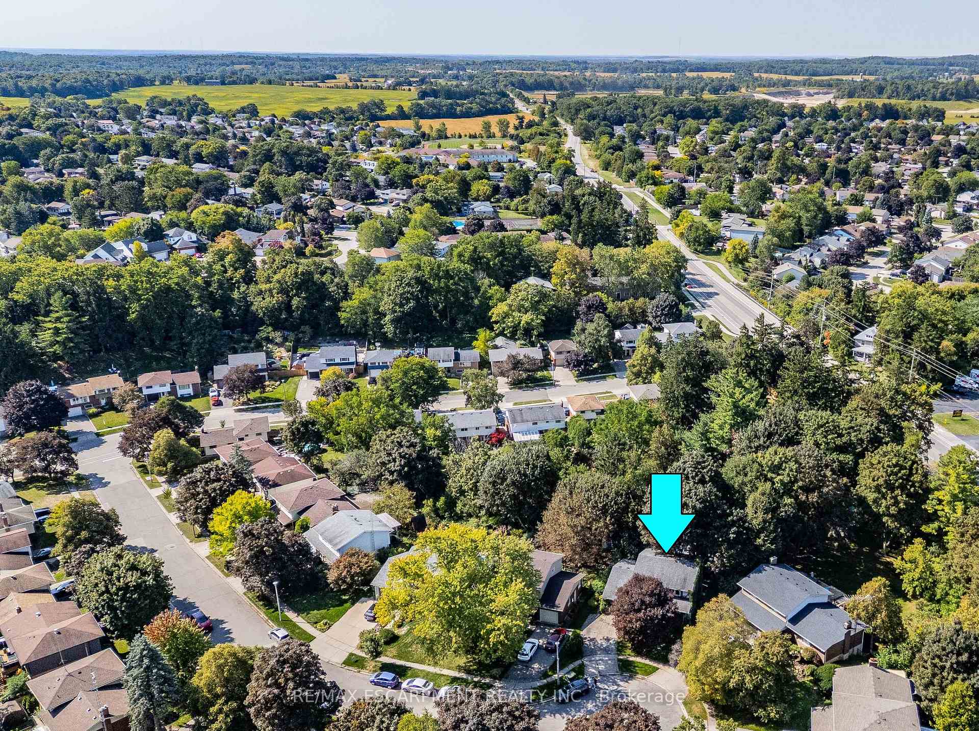 Photo 17 of 20 Crestwood Drive, Cambridge — HOMEH