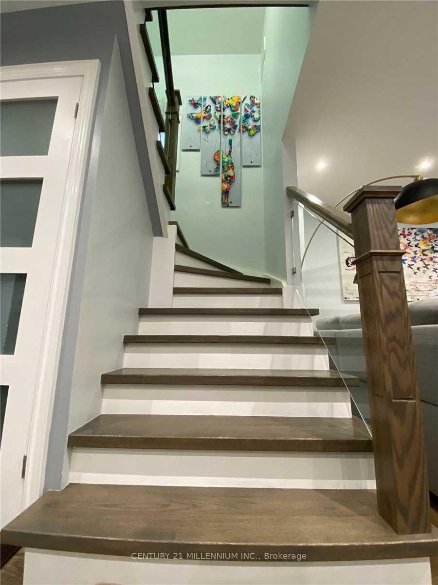 Photo 5 of 33 Millington Crescent, Ajax, Central — HOMEH
