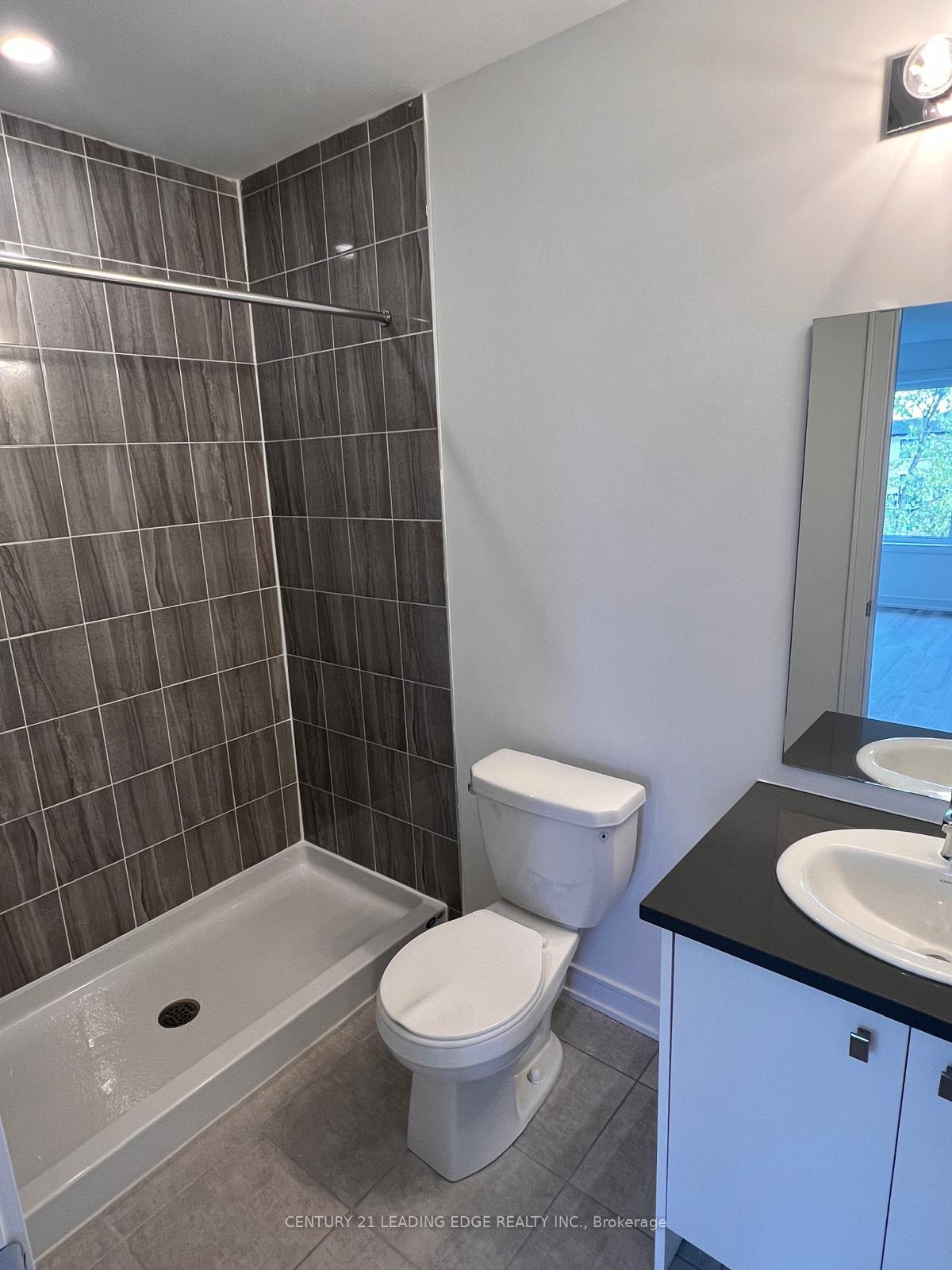 Photo 3 of 41 Appletree Lane, Barrie, Innis-Shore — HOMEH