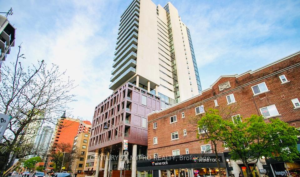 Front of Unit 1906, 81 Wellesley Street