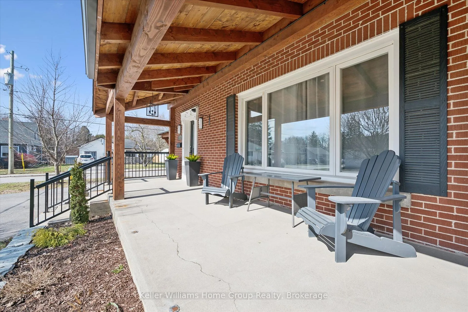 Photo 5 of 195 Forfar Street W, Centre Wellington, Fergus — HOMEH