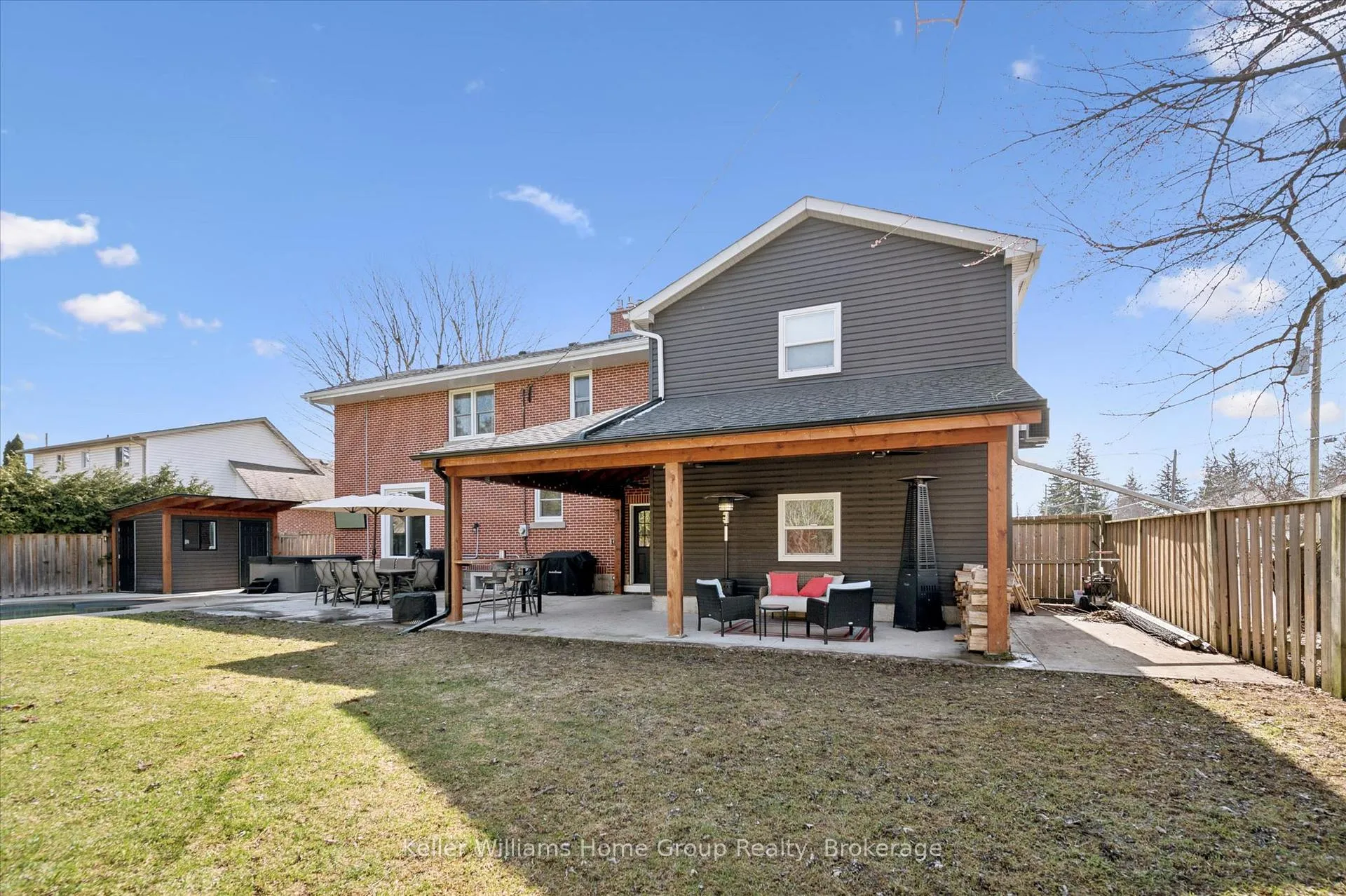 Photo 10 of 195 Forfar Street W, Centre Wellington, Fergus — HOMEH