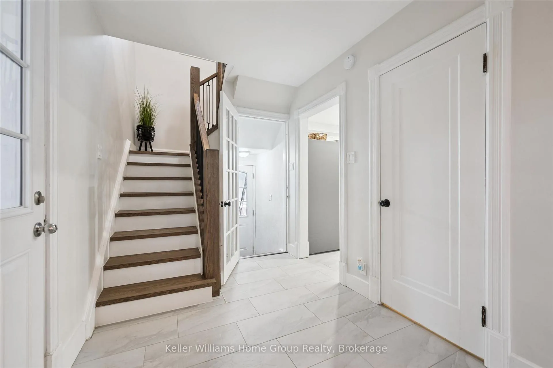 Photo 20 of 195 Forfar Street W, Centre Wellington, Fergus — HOMEH