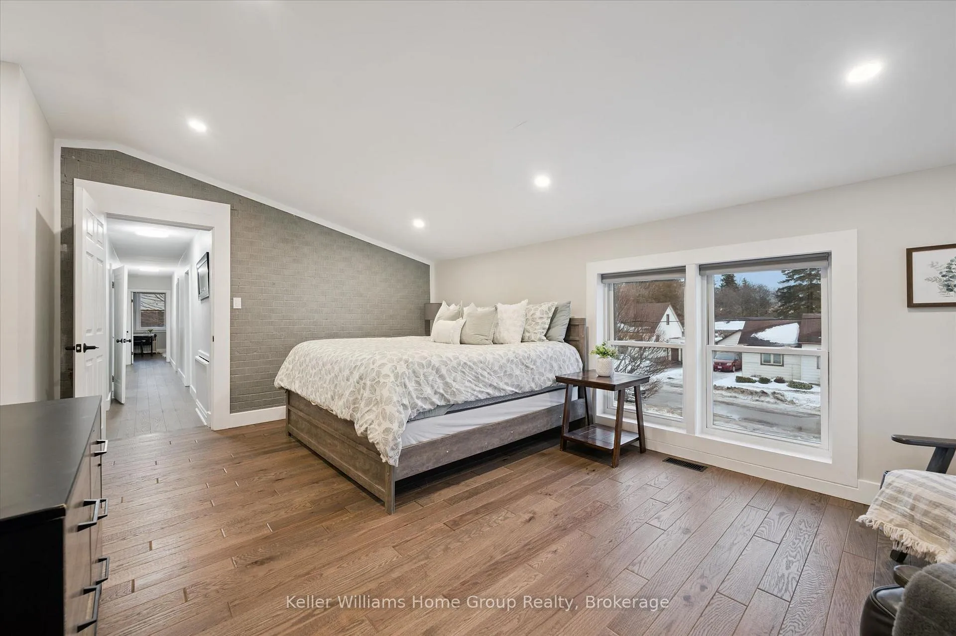Photo 26 of 195 Forfar Street W, Centre Wellington, Fergus — HOMEH