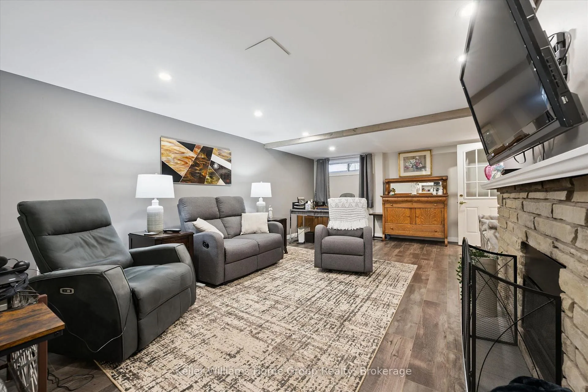 Photo 32 of 195 Forfar Street W, Centre Wellington, Fergus — HOMEH