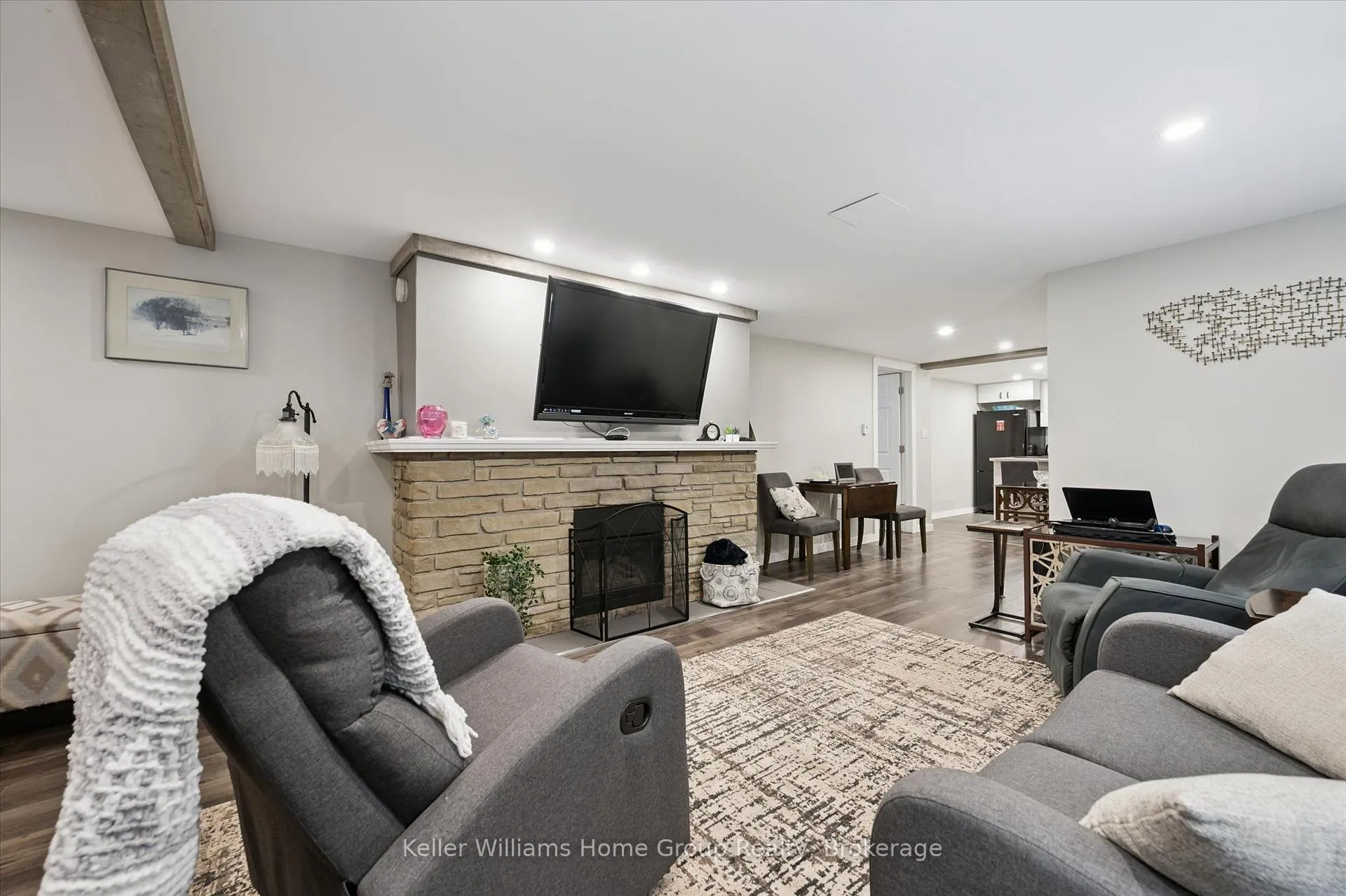 Photo 33 of 195 Forfar Street W, Centre Wellington, Fergus — HOMEH