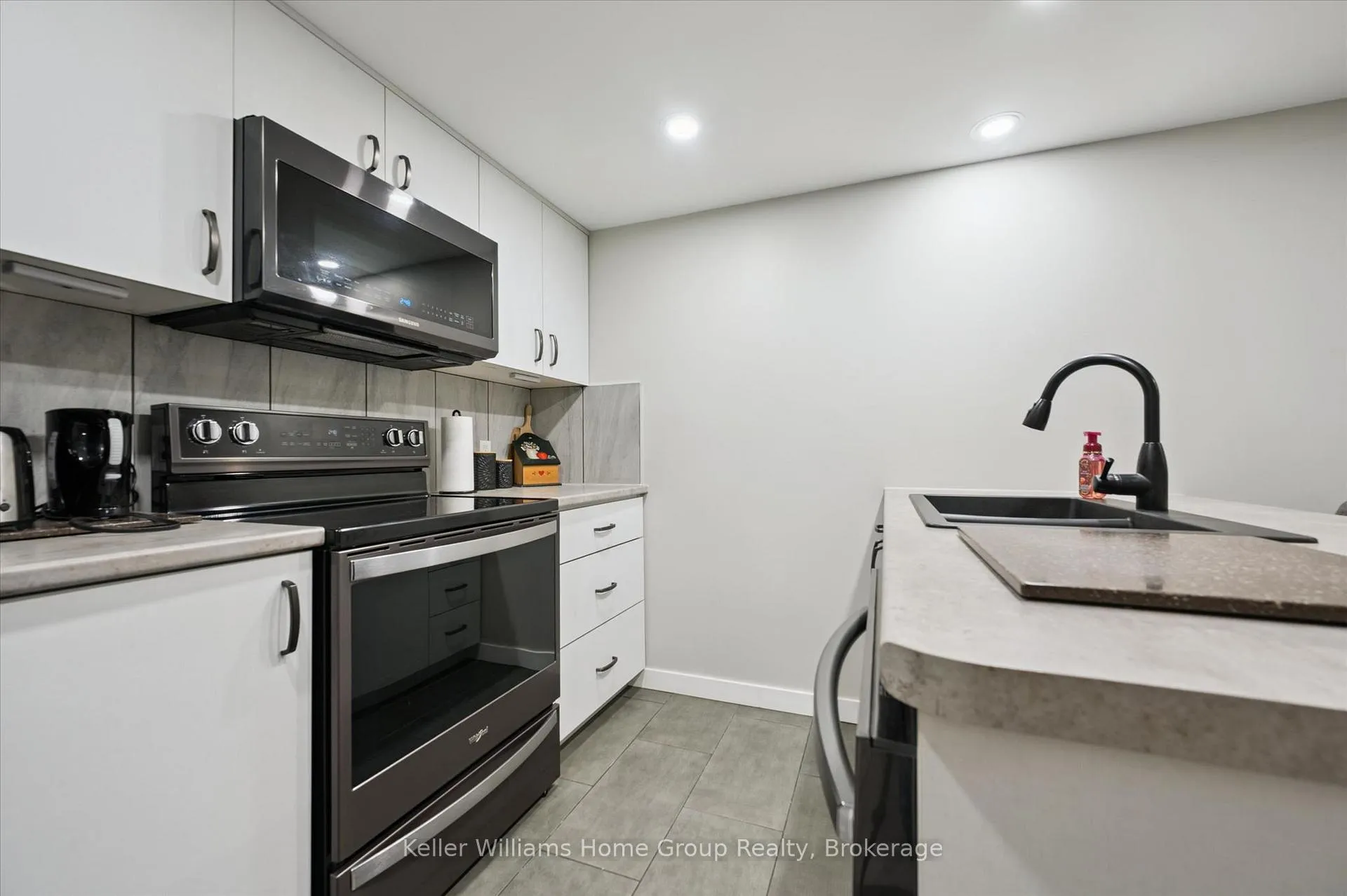 Photo 35 of 195 Forfar Street W, Centre Wellington, Fergus — HOMEH