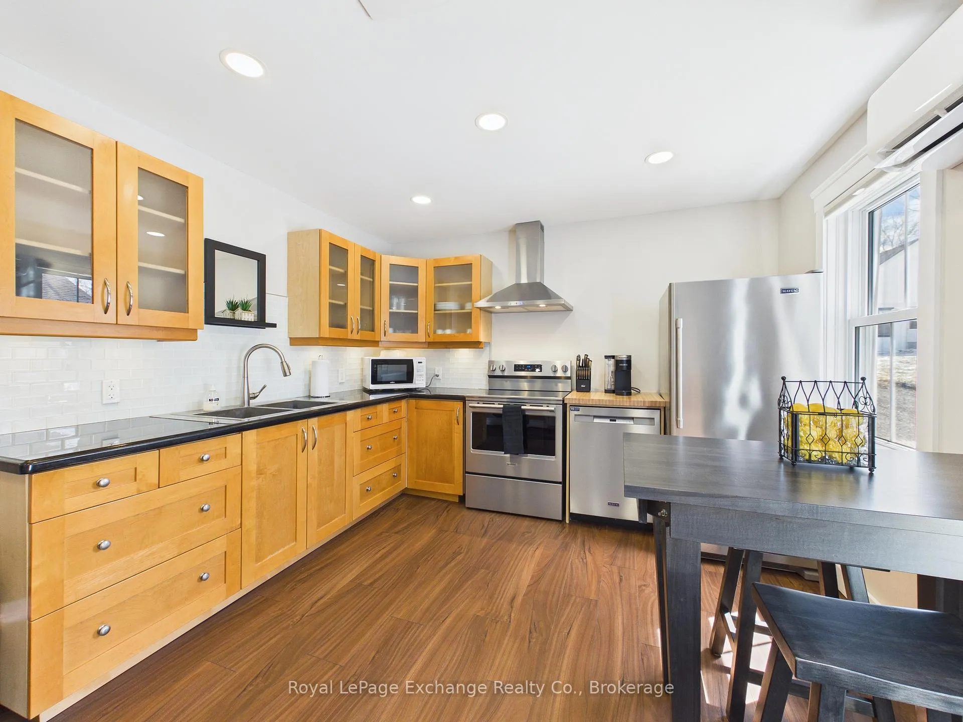 Photo 4 of Unit 2, 953 Queen Street, Kincardine — HOMEH