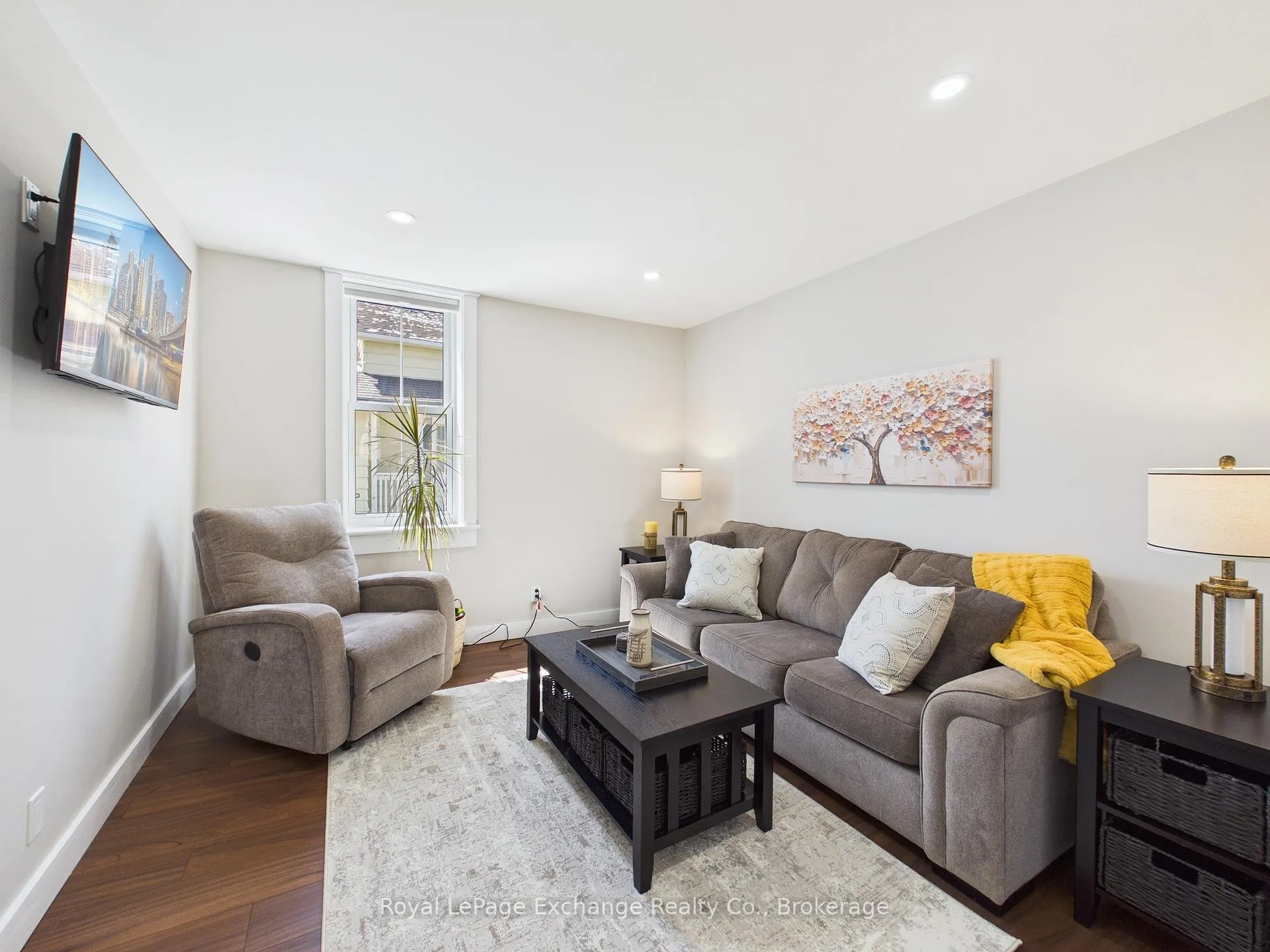 Photo 5 of Unit 2, 953 Queen Street, Kincardine — HOMEH