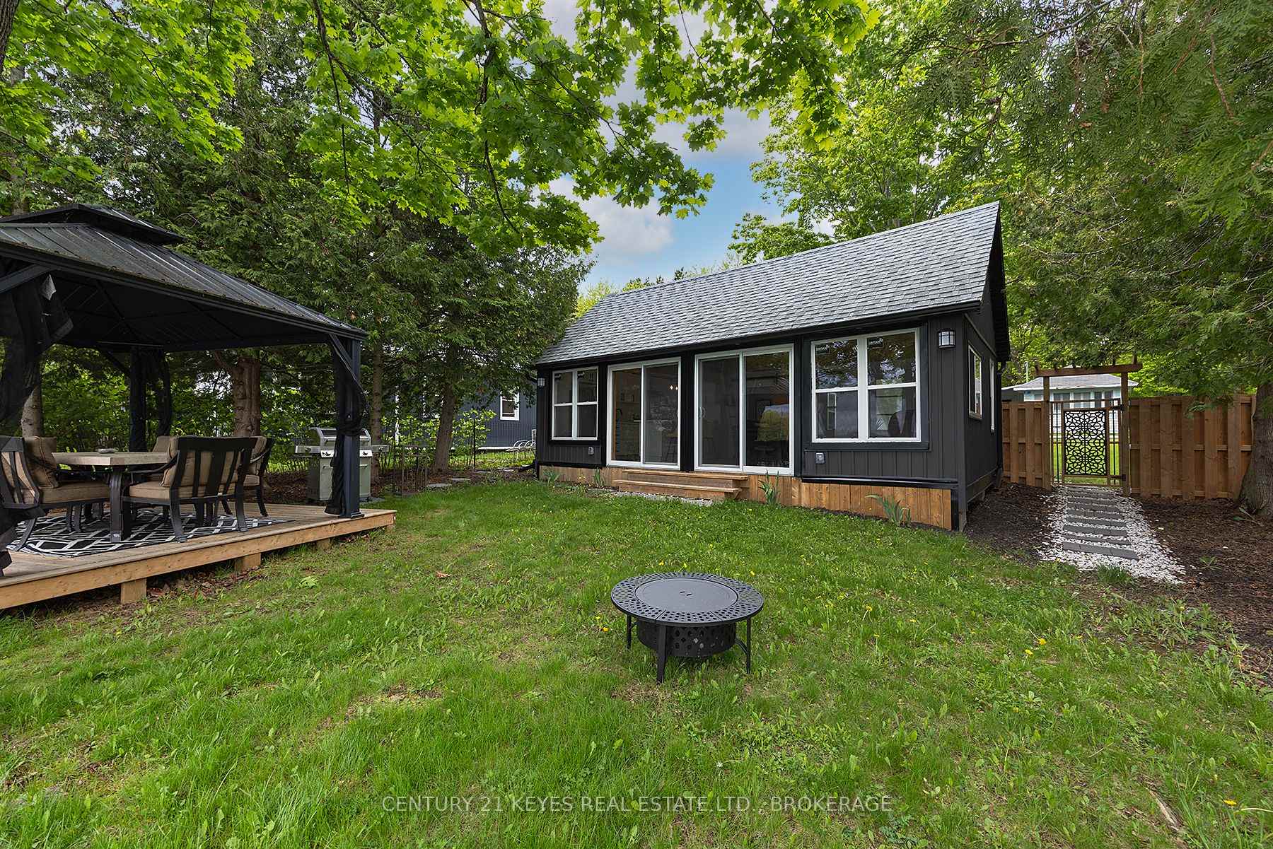 Photo 10 of 38 Dark Island Lane, Gananoque — HOMEH