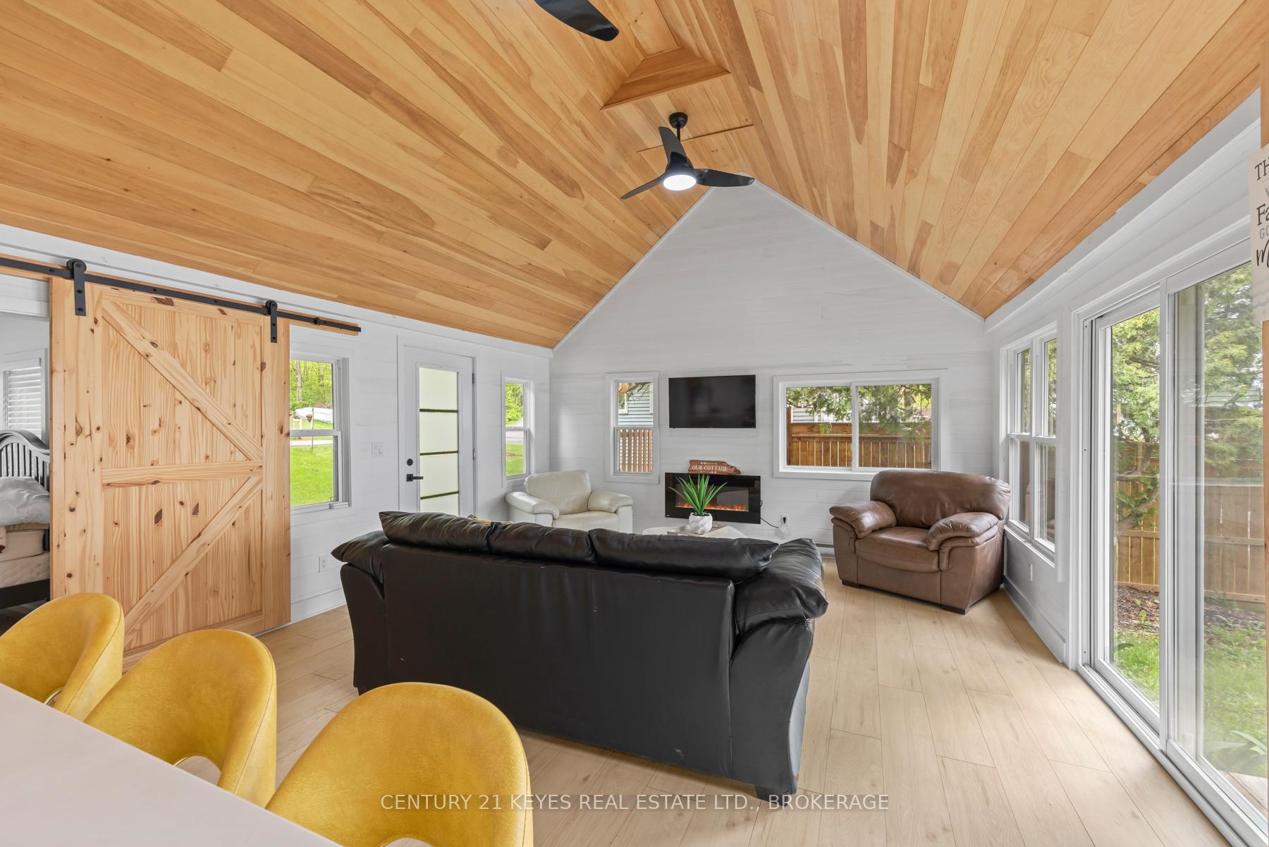 Photo 22 of 38 Dark Island Lane, Gananoque — HOMEH