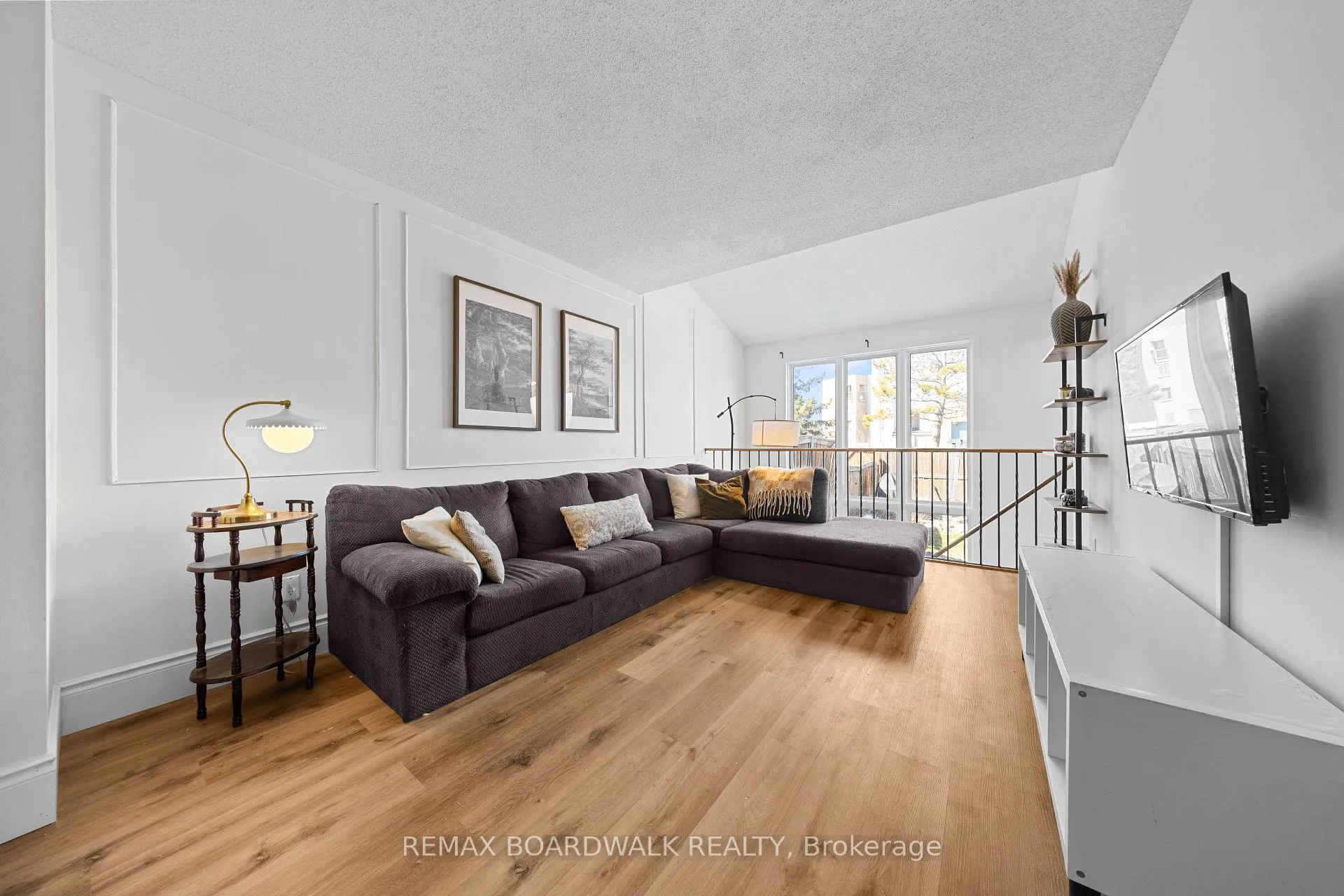 Photo 2 of 567 Latour Crescent, Ottawa, Fallingbrook/Gardenway South — HOMEH