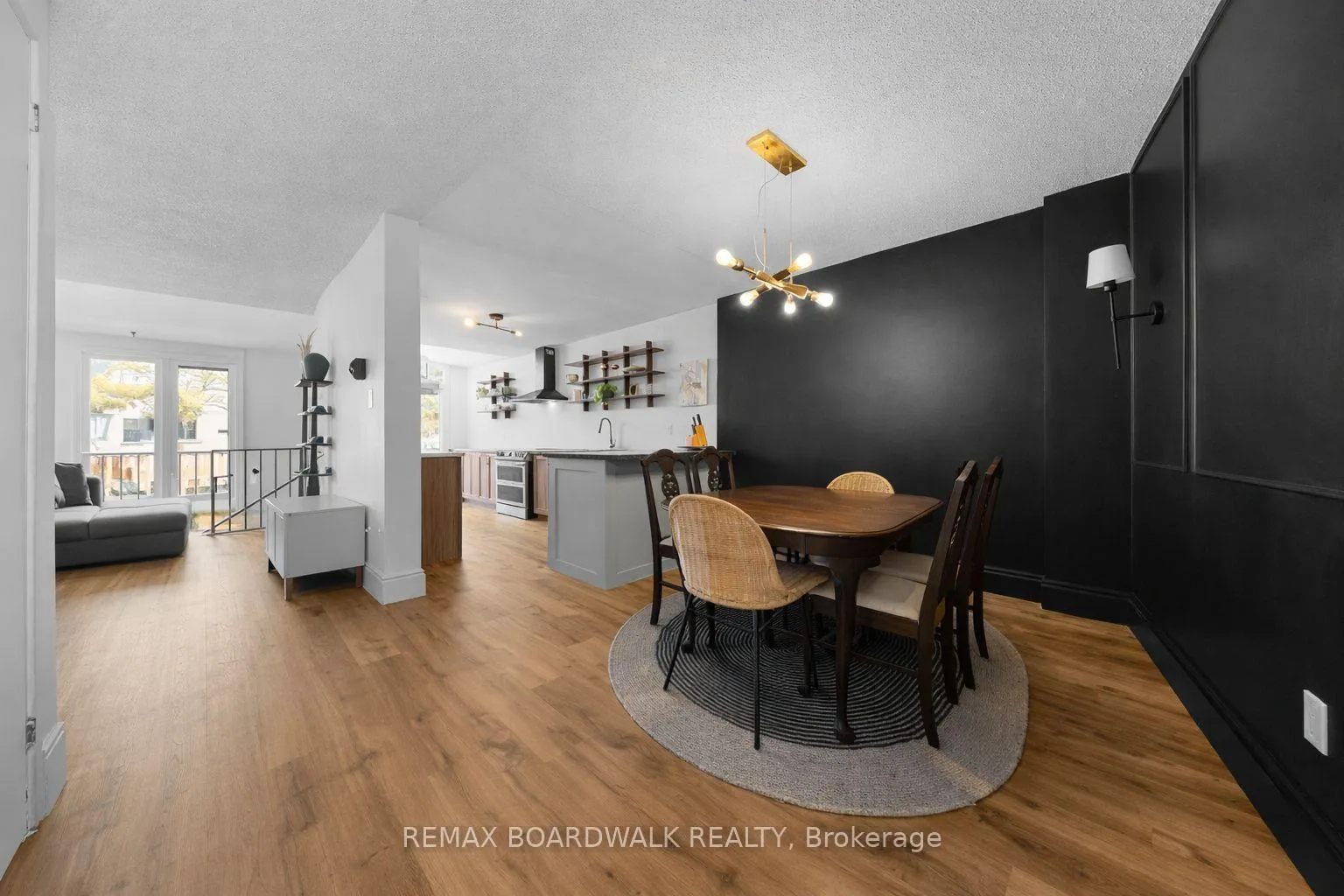 Photo 4 of 567 Latour Crescent, Ottawa, Fallingbrook/Gardenway South — HOMEH