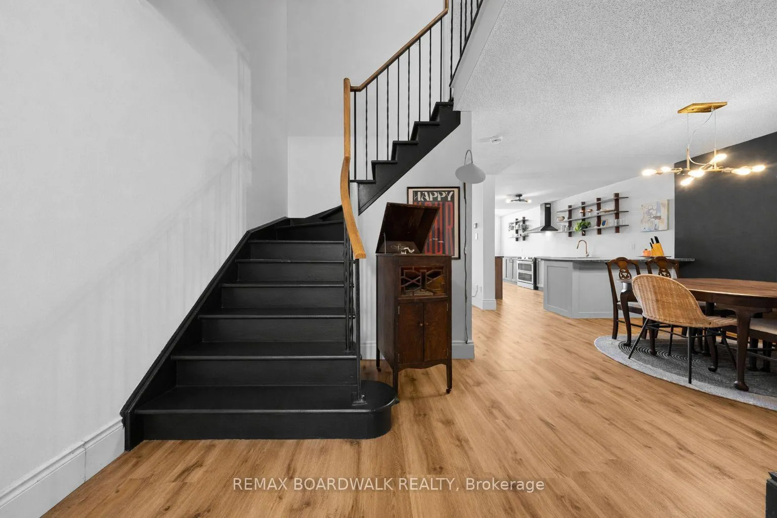 Photo 5 of 567 Latour Crescent, Ottawa, Fallingbrook/Gardenway South — HOMEH