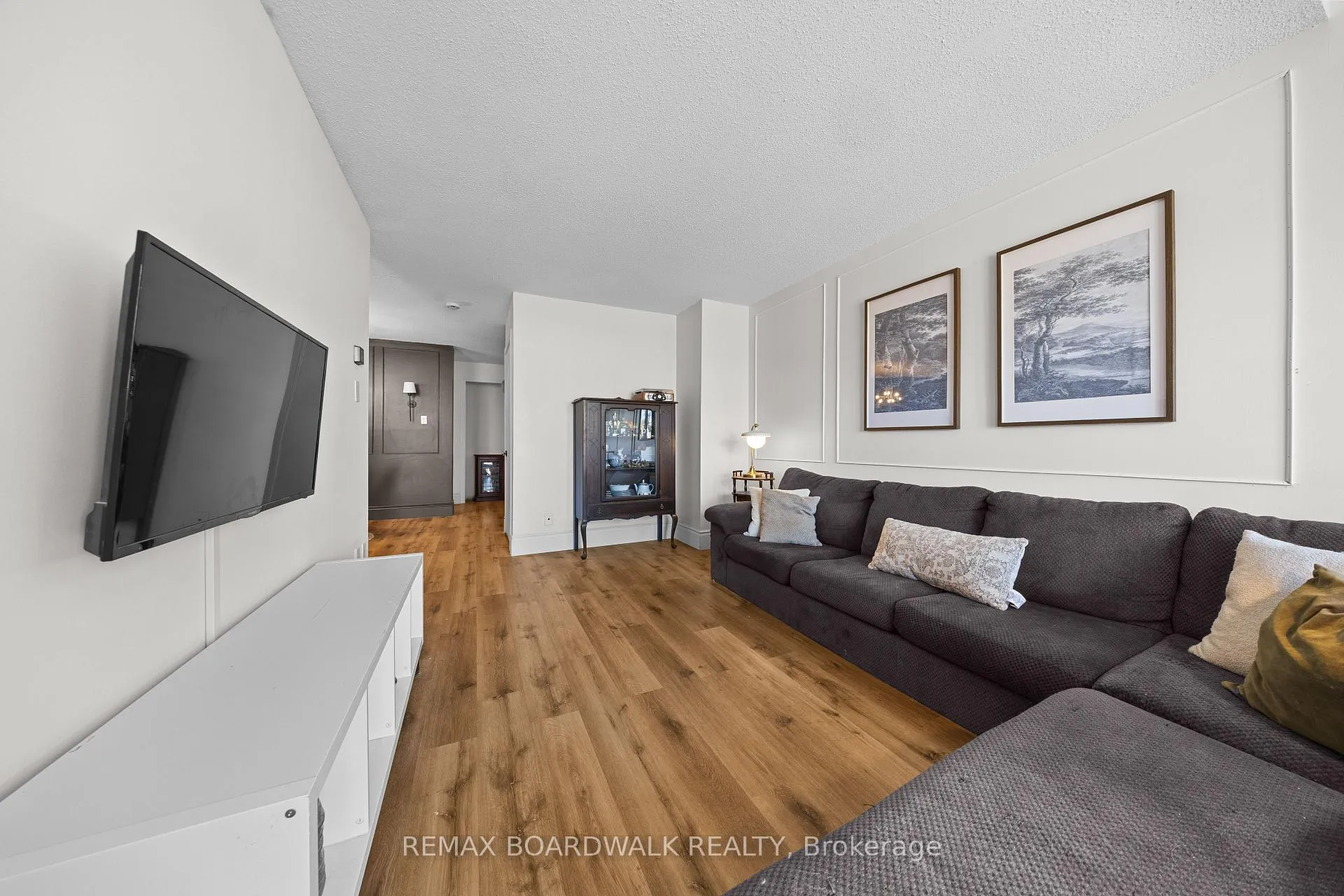 Photo 16 of 567 Latour Crescent, Ottawa, Fallingbrook/Gardenway South — HOMEH