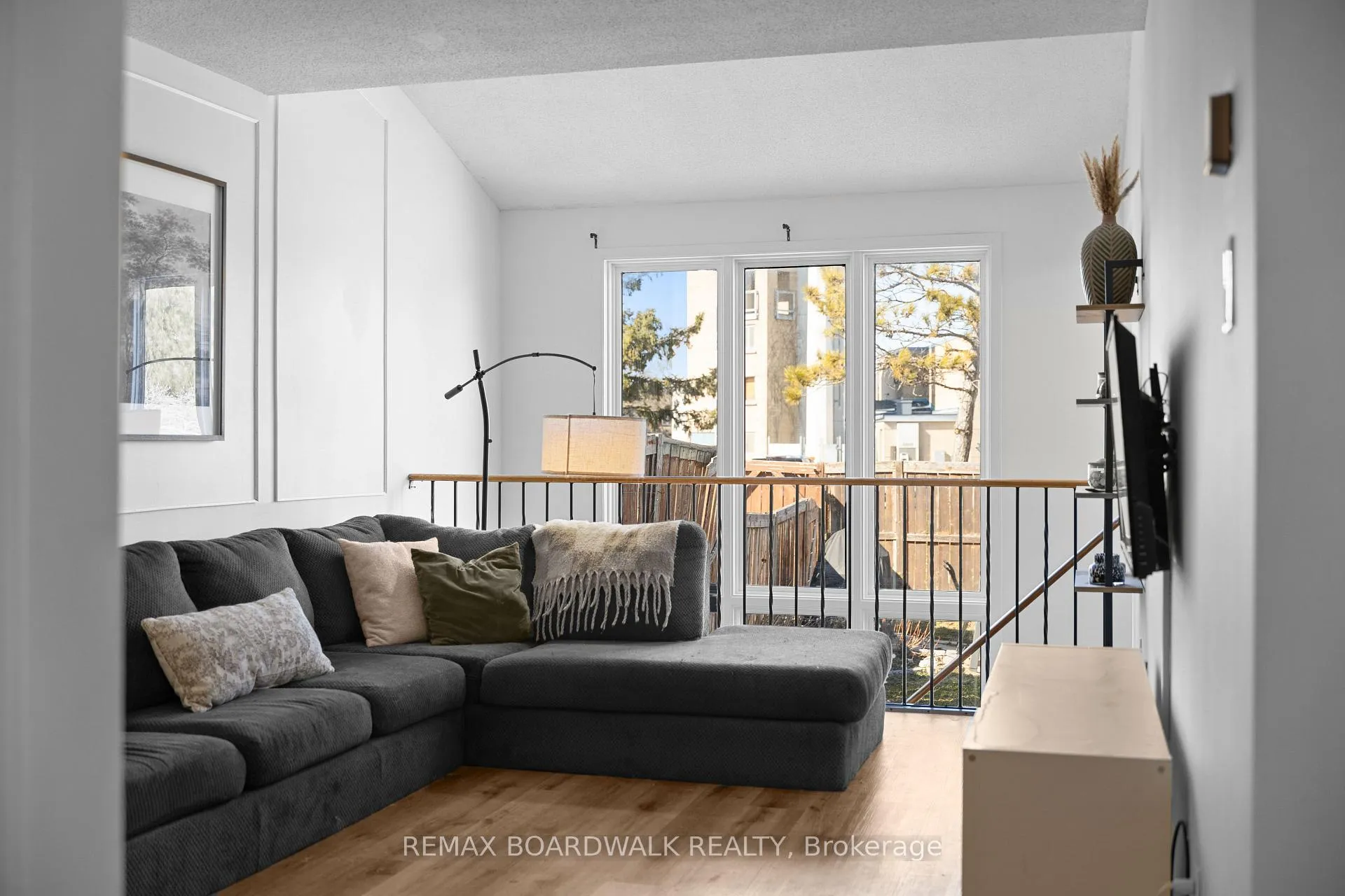 Photo 17 of 567 Latour Crescent, Ottawa, Fallingbrook/Gardenway South — HOMEH