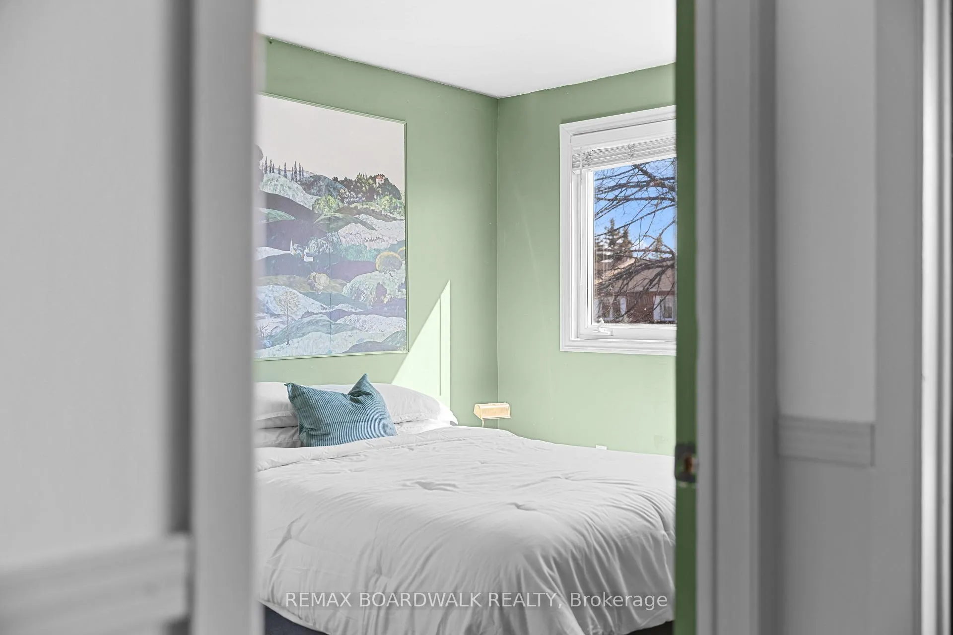 Photo 31 of 567 Latour Crescent, Ottawa, Fallingbrook/Gardenway South — HOMEH