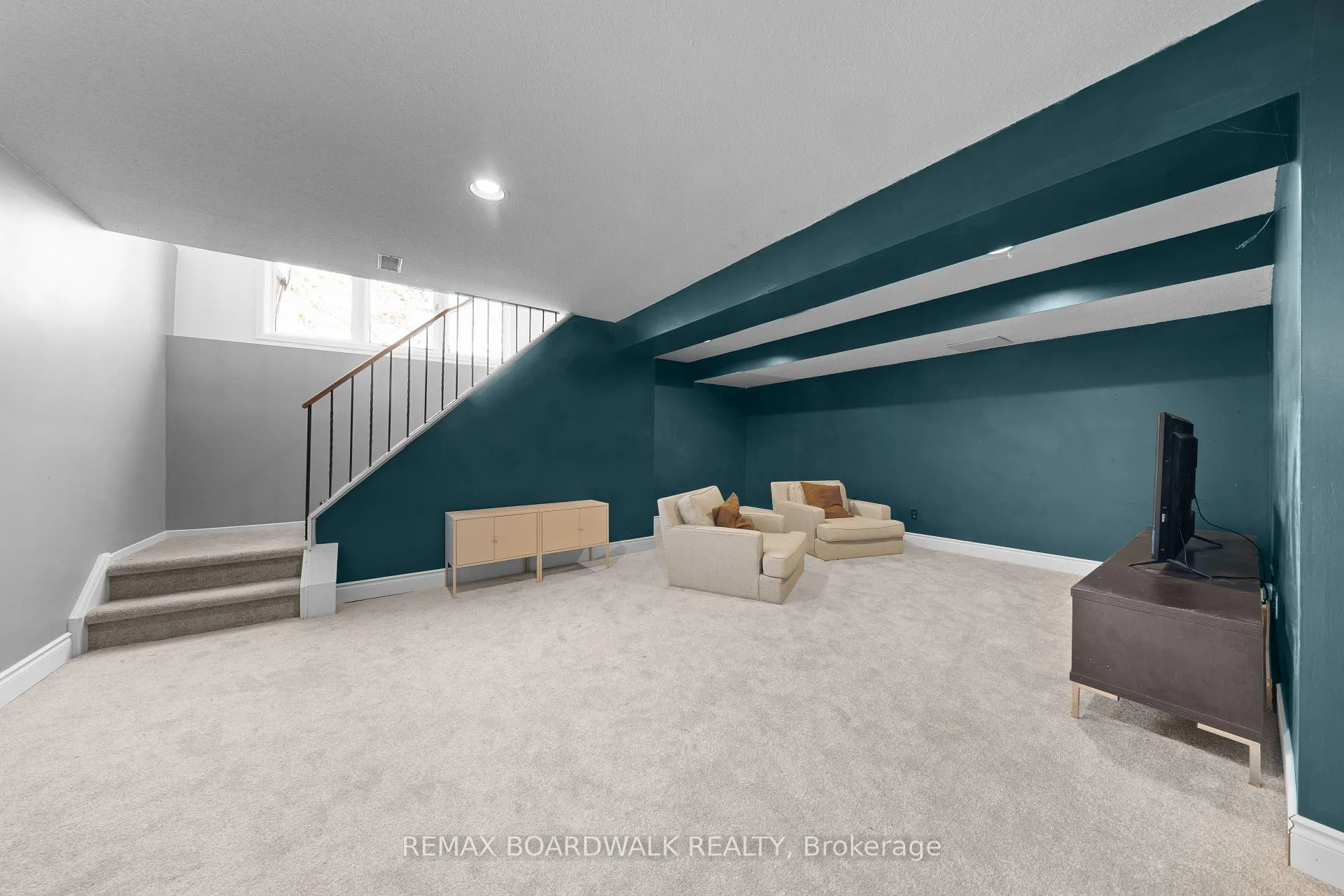 Photo 35 of 567 Latour Crescent, Ottawa, Fallingbrook/Gardenway South — HOMEH