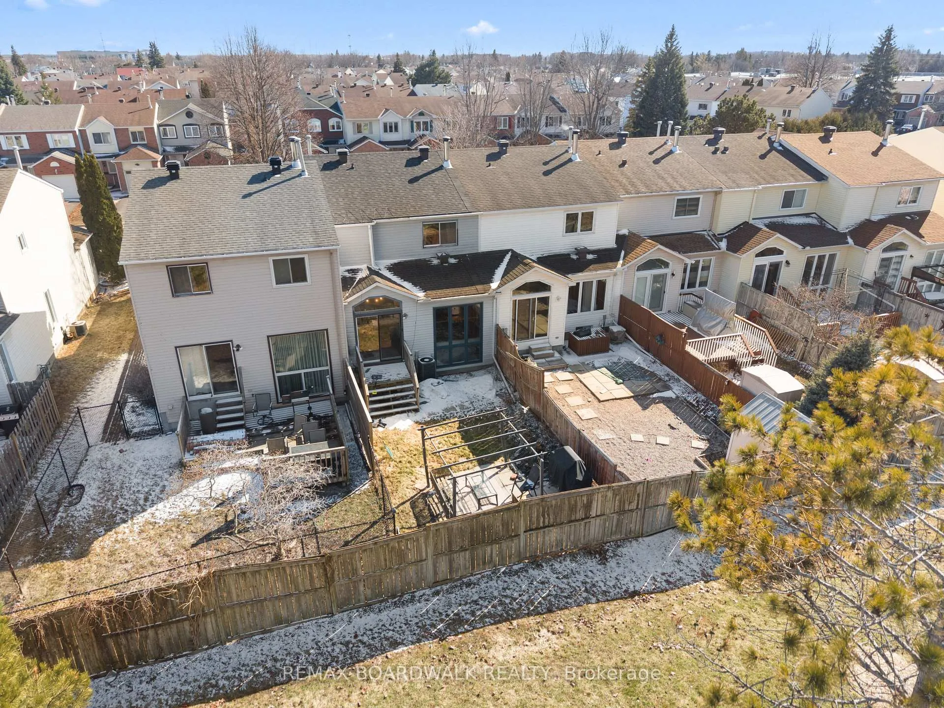 Photo 42 of 567 Latour Crescent, Ottawa, Fallingbrook/Gardenway South — HOMEH
