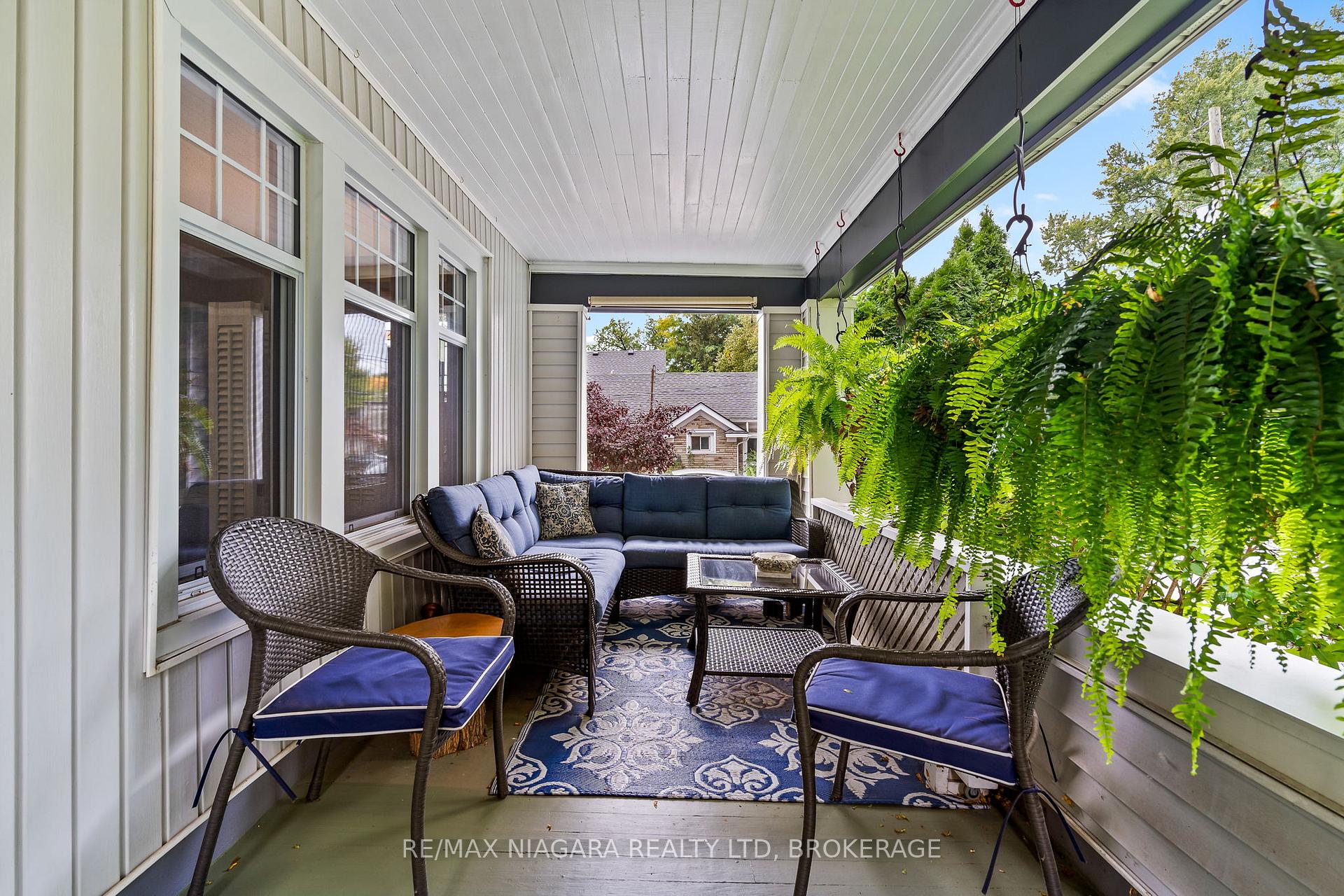 Photo 3 of 118 Dufferin Street E, St. Catharines, Downtown — HOMEH