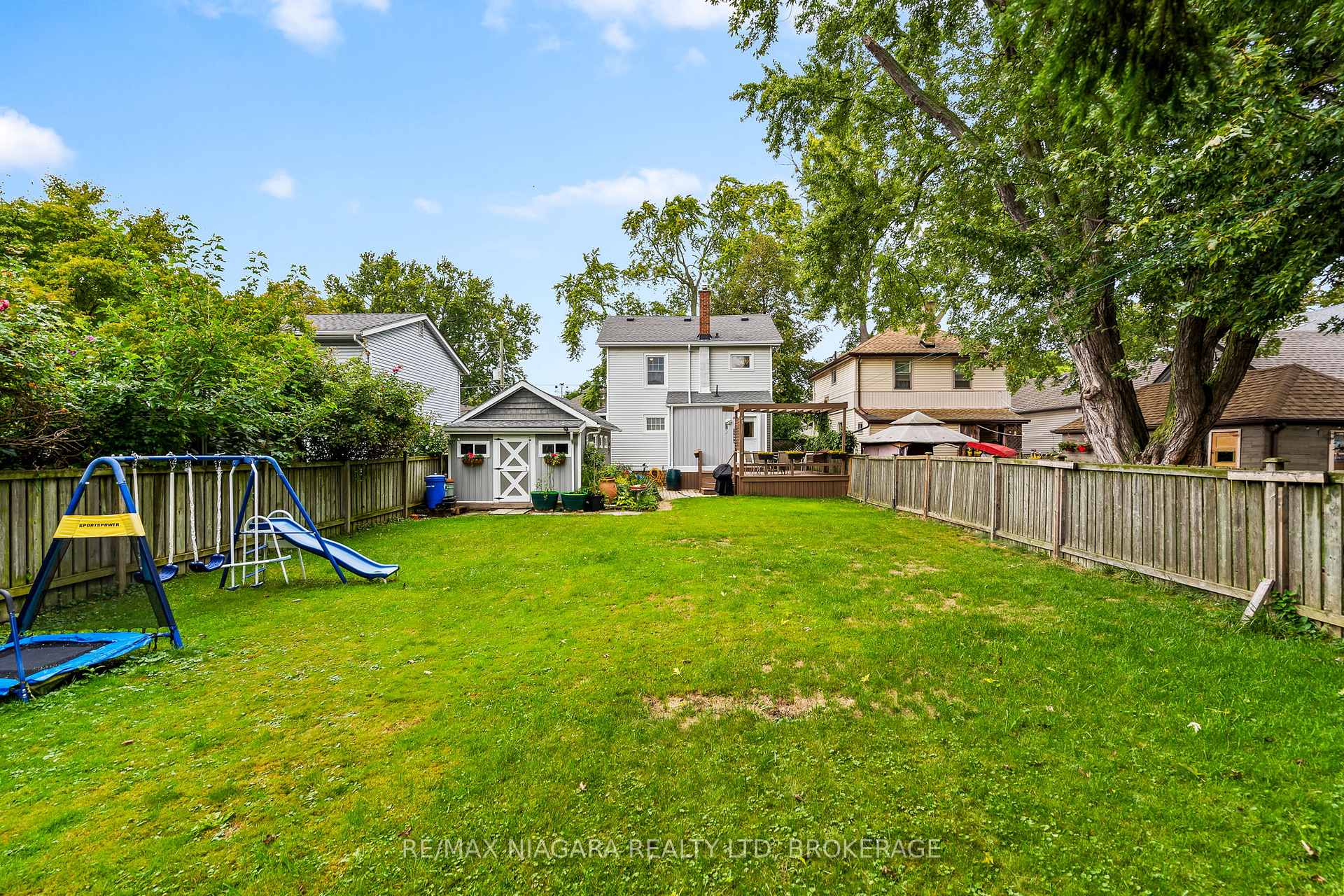 Photo 9 of 118 Dufferin Street E, St. Catharines, Downtown — HOMEH