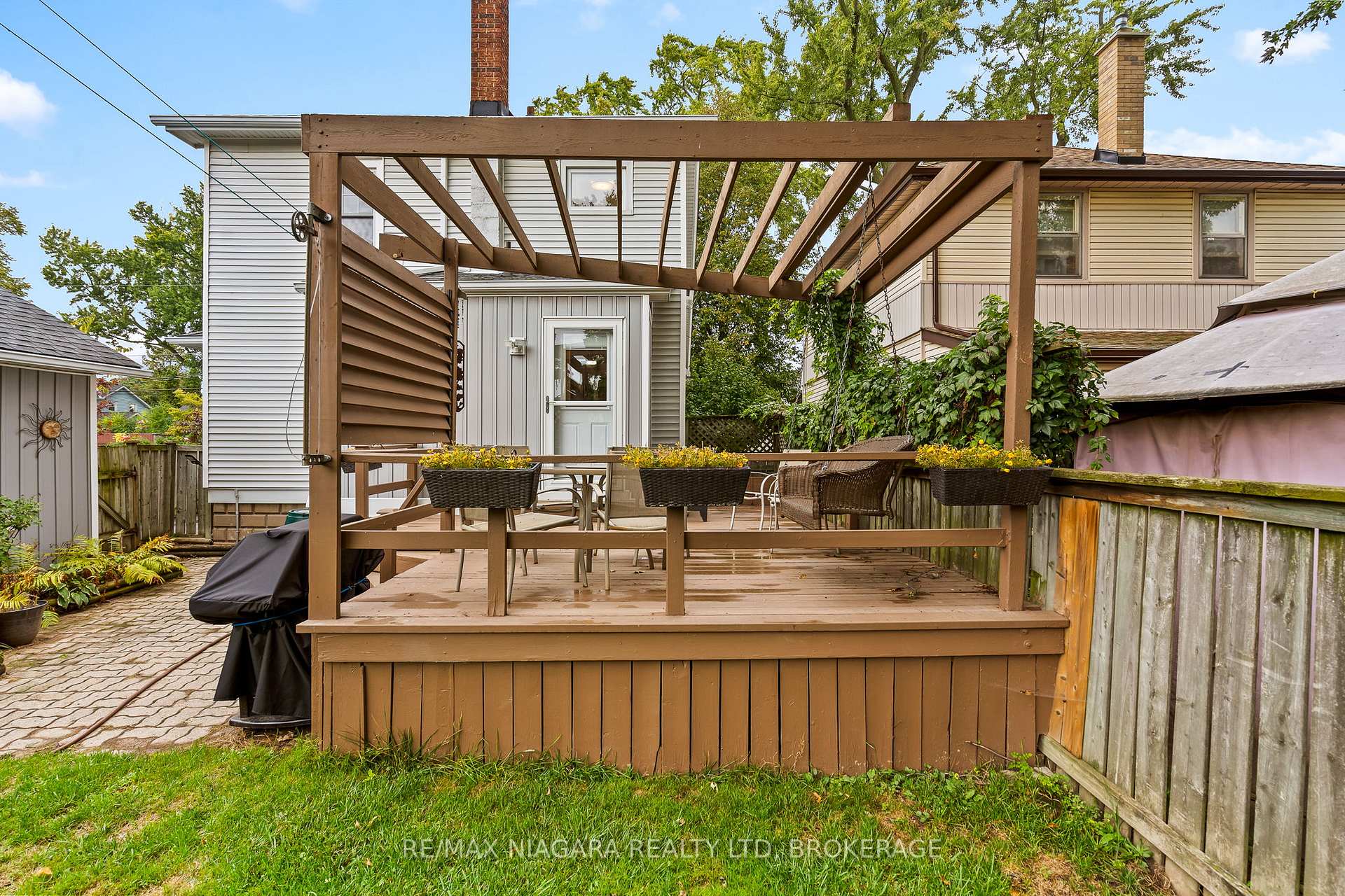 Photo 11 of 118 Dufferin Street E, St. Catharines, Downtown — HOMEH