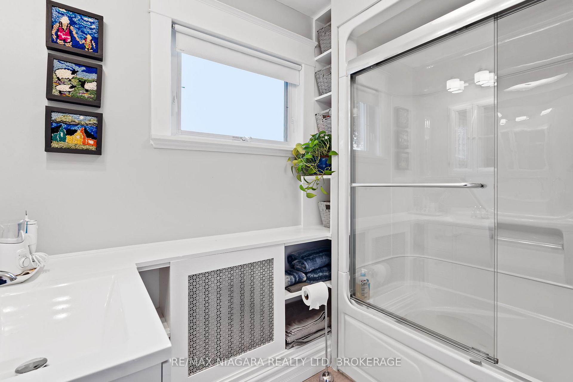 Photo 26 of 118 Dufferin Street E, St. Catharines, Downtown — HOMEH