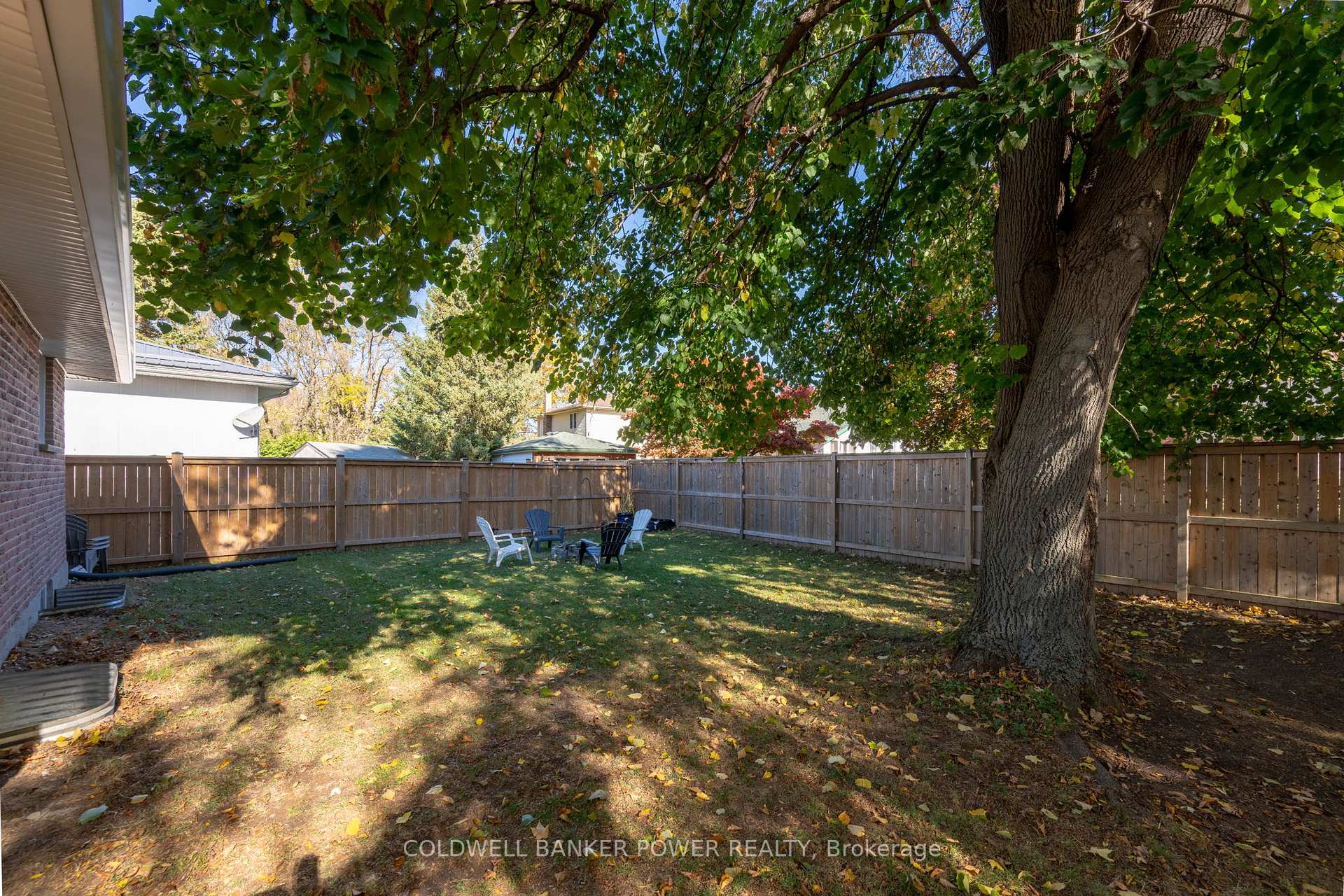 Photo 34 of 106 Hazelwood Crescent, Central Elgin, Belmont — HOMEH
