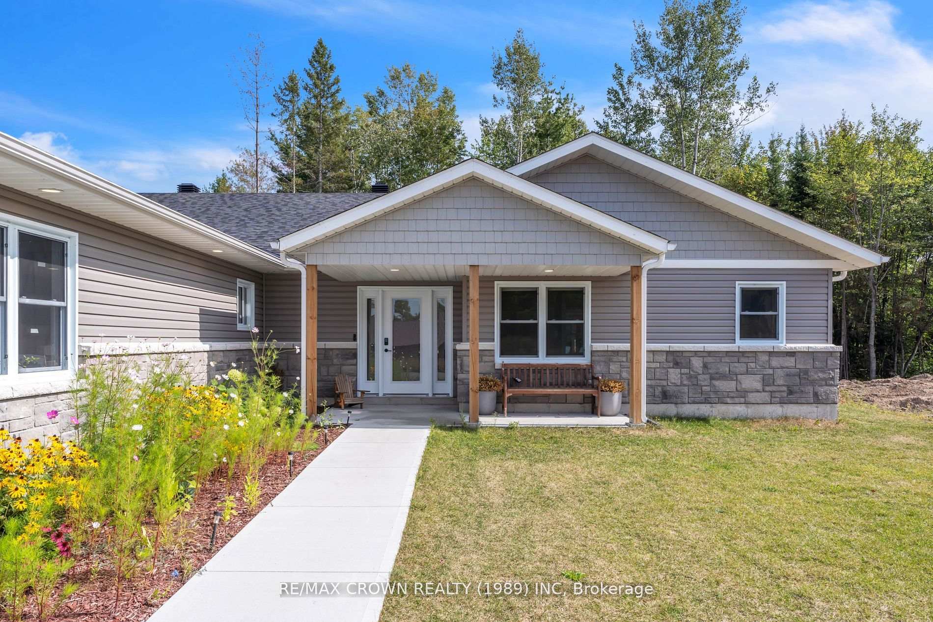 Photo 2 of 51 Masson Lane, Callander — HOMEH