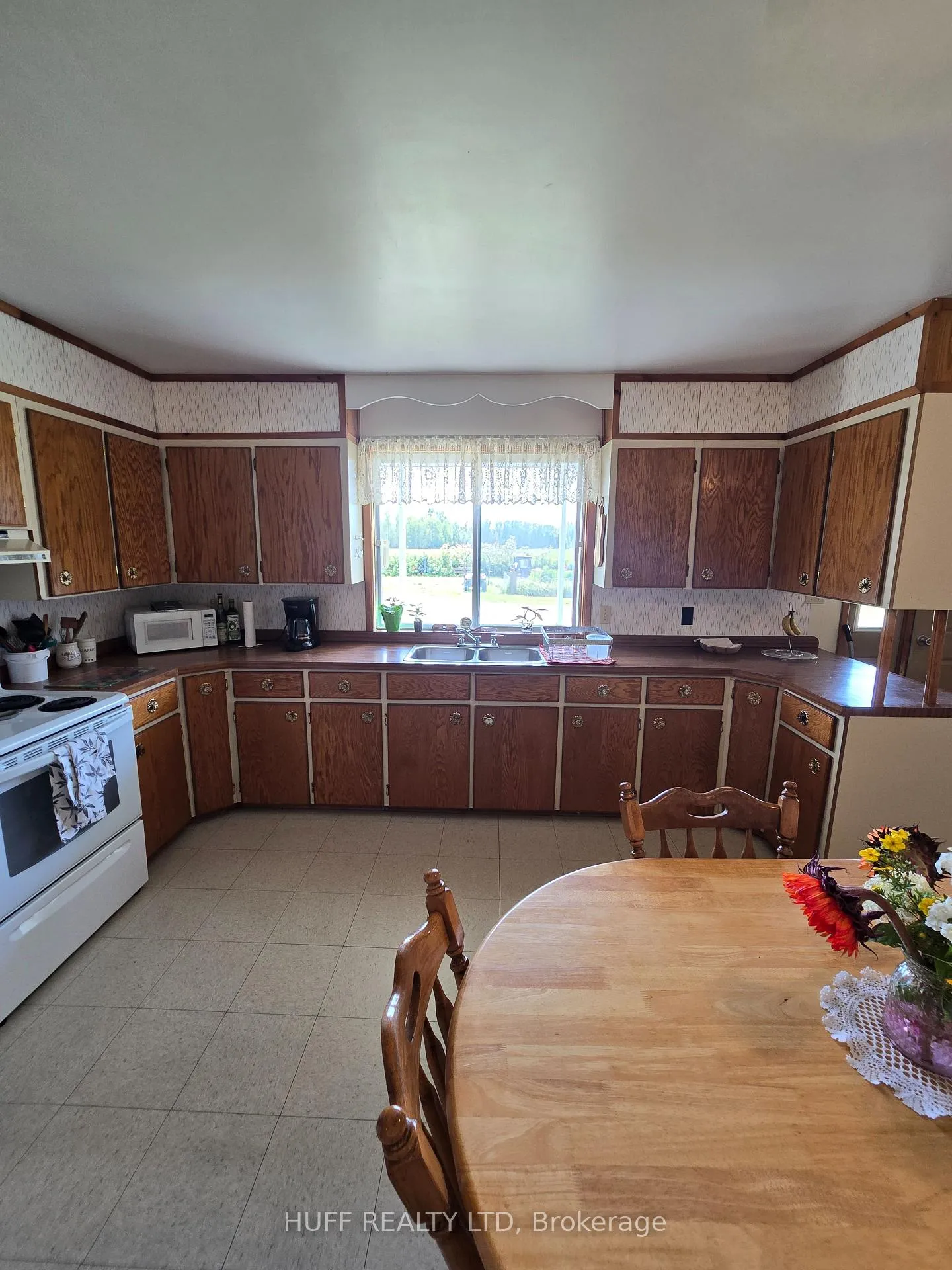 Photo 11 of 354411 624 Highway, Englehart, Central Timiskaming — HOMEH