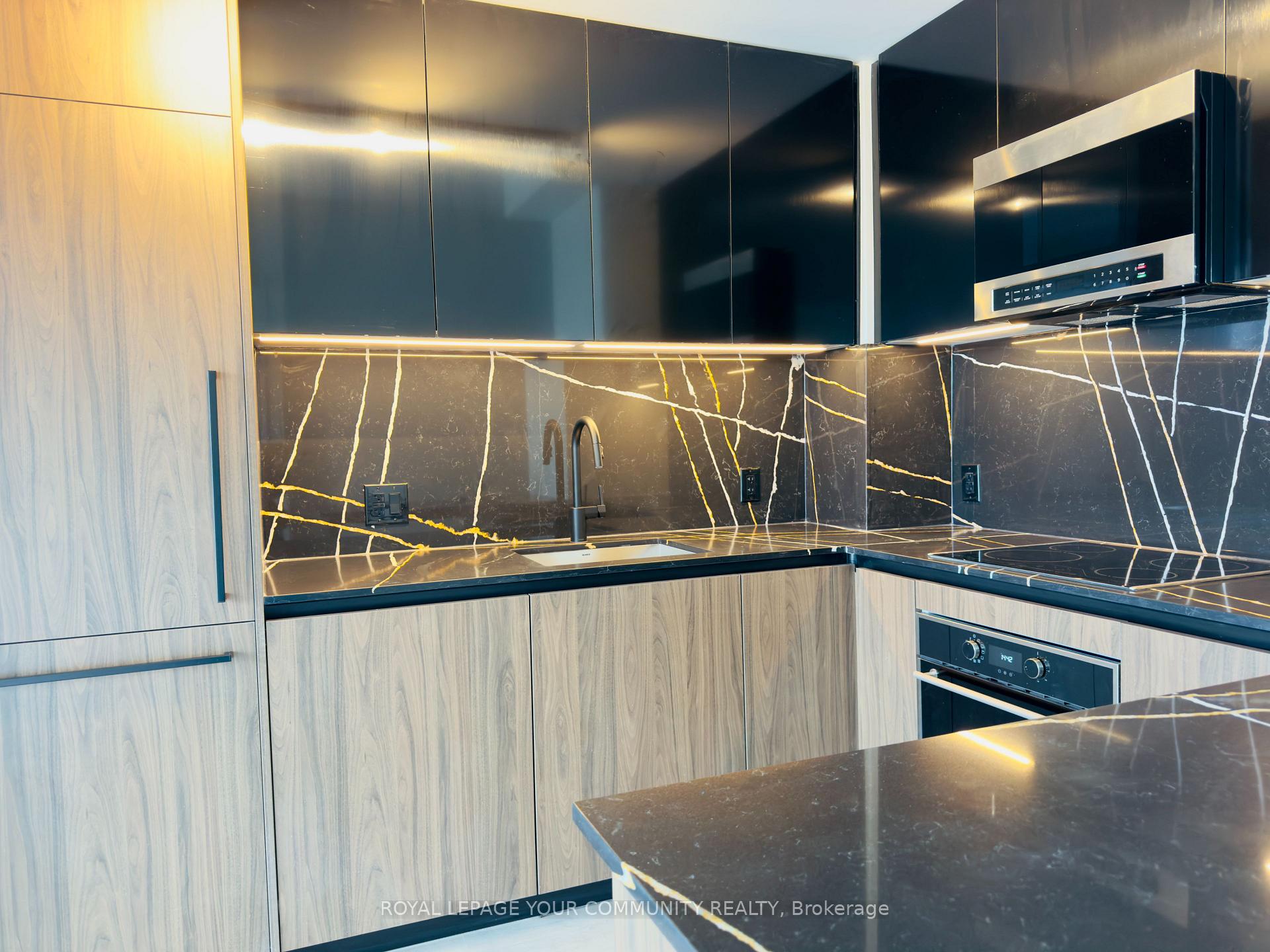 Photo 8 of Unit 1017, 425 Front Street E, Toronto, Waterfront Communities — HOMEH