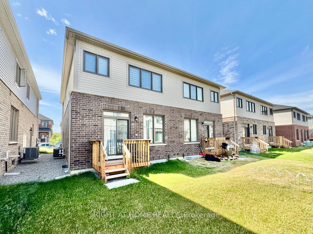 Photo 15 of 67 Phoenix Boulevard, Barrie, Rural Barrie Southeast — HOMEH