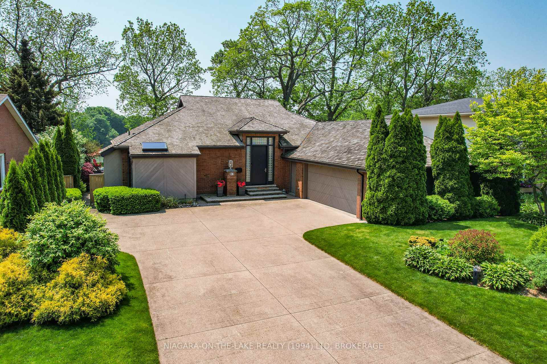 Photo 2 of 83 Port Master Drive, St. Catharines, Martindale Pond — HOMEH