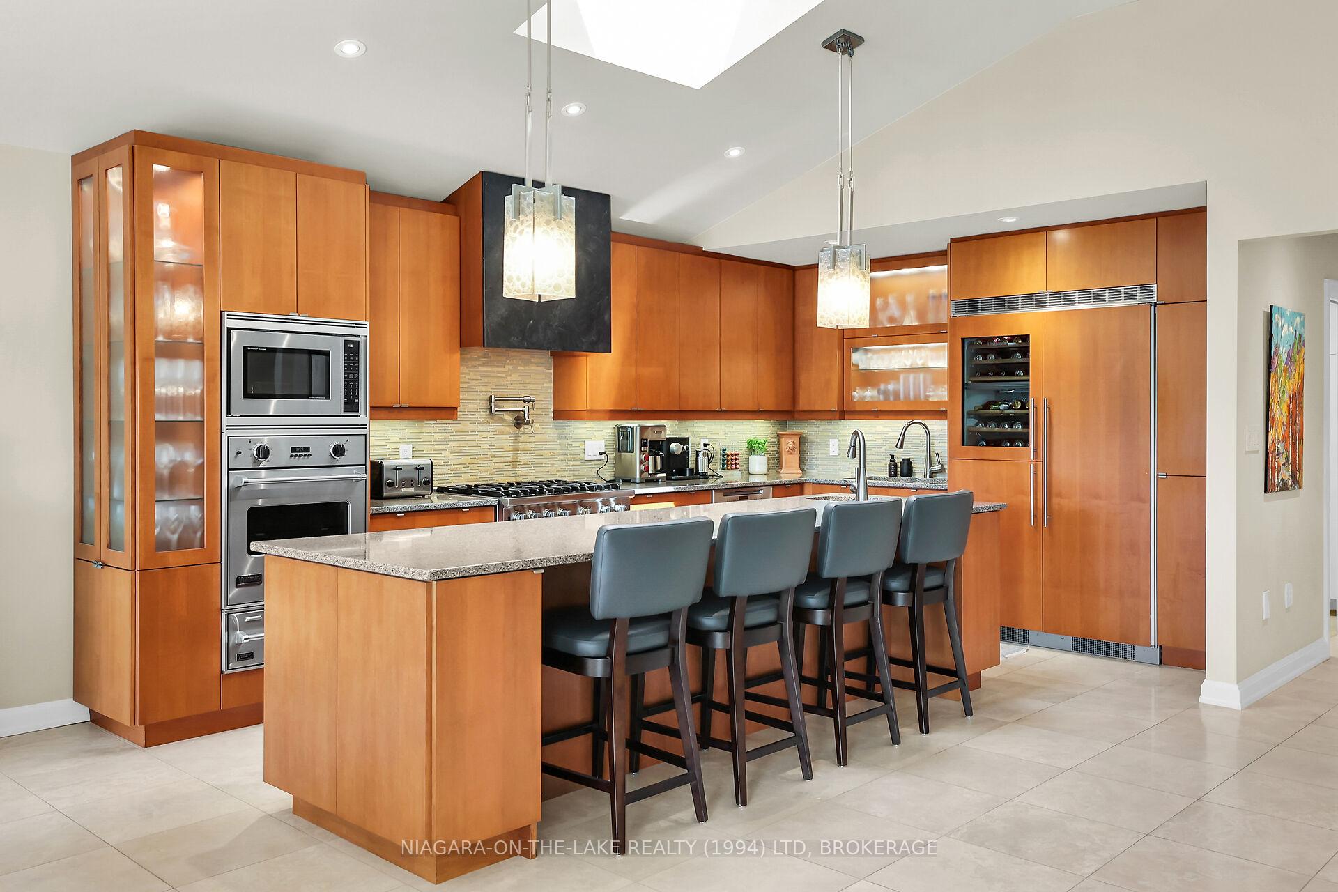 Photo 13 of 83 Port Master Drive, St. Catharines, Martindale Pond — HOMEH